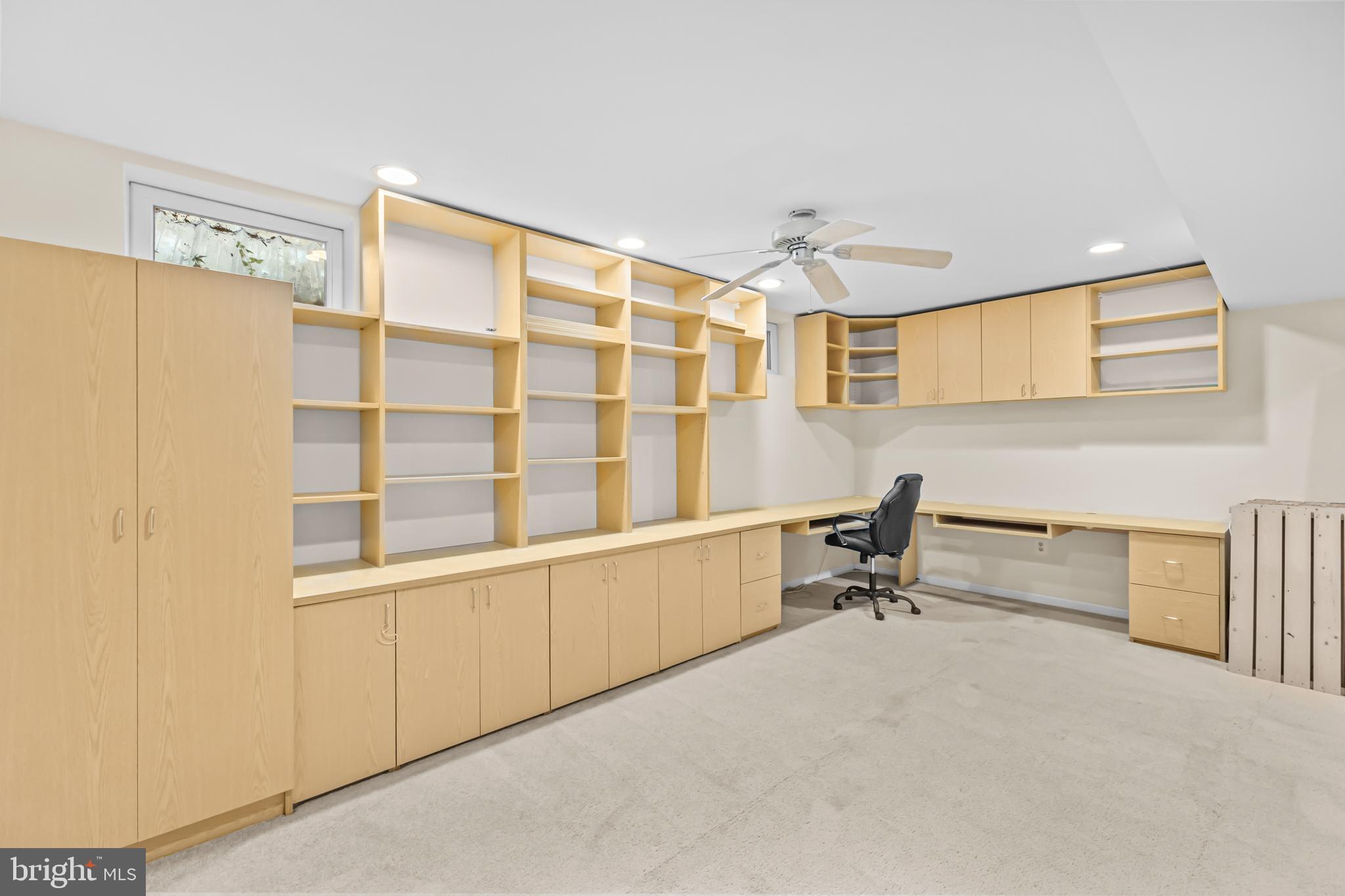 KINGSTON CHASE - Residential