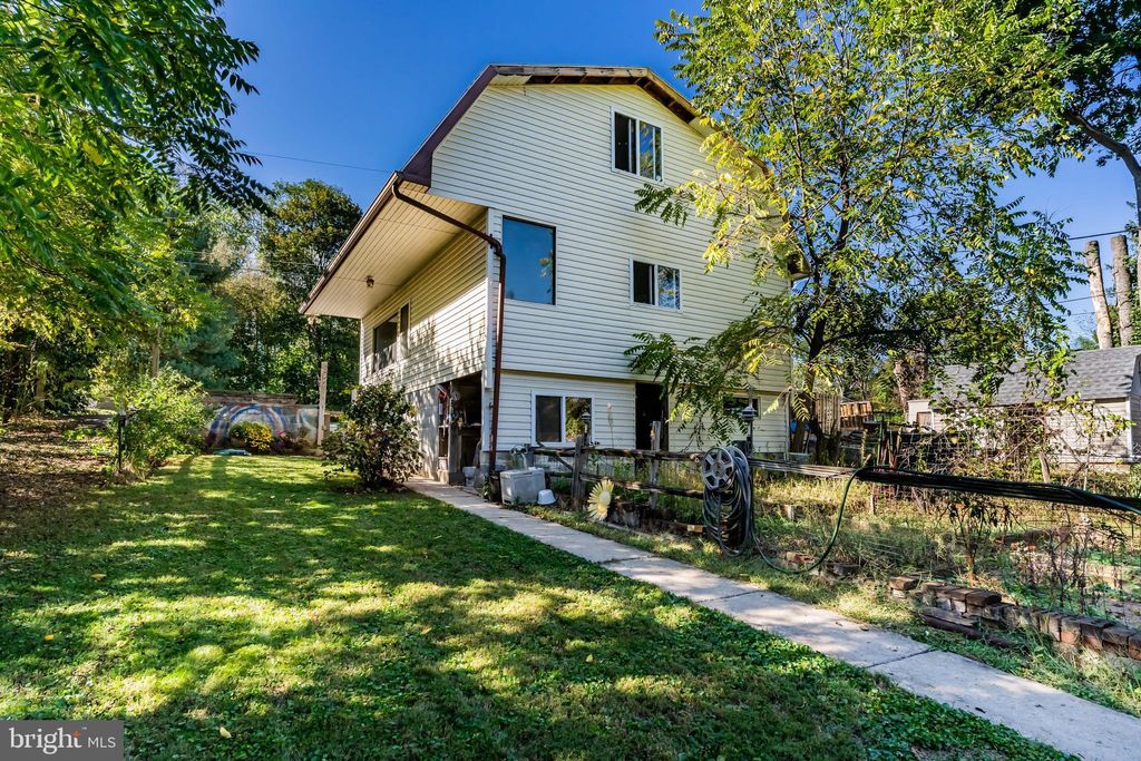Photo of 720 Conodoguinet Ave, CARLISLE, PA 17015 (MLS # PACB2047286)