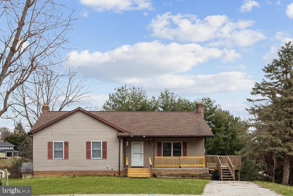 Photo of 225 Bragg Circle, HANOVER, PA 17331 (MLS # PAYK2098902)