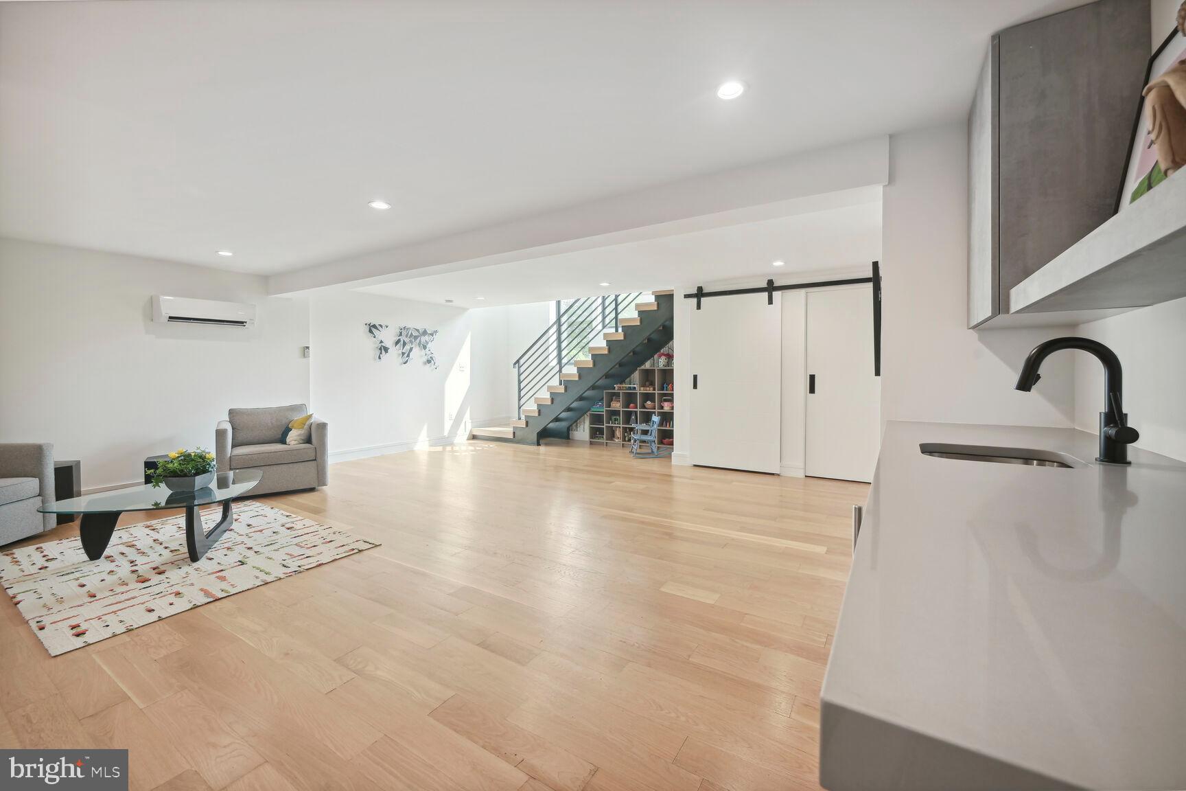 BETHESDA OUTSIDE - Residential