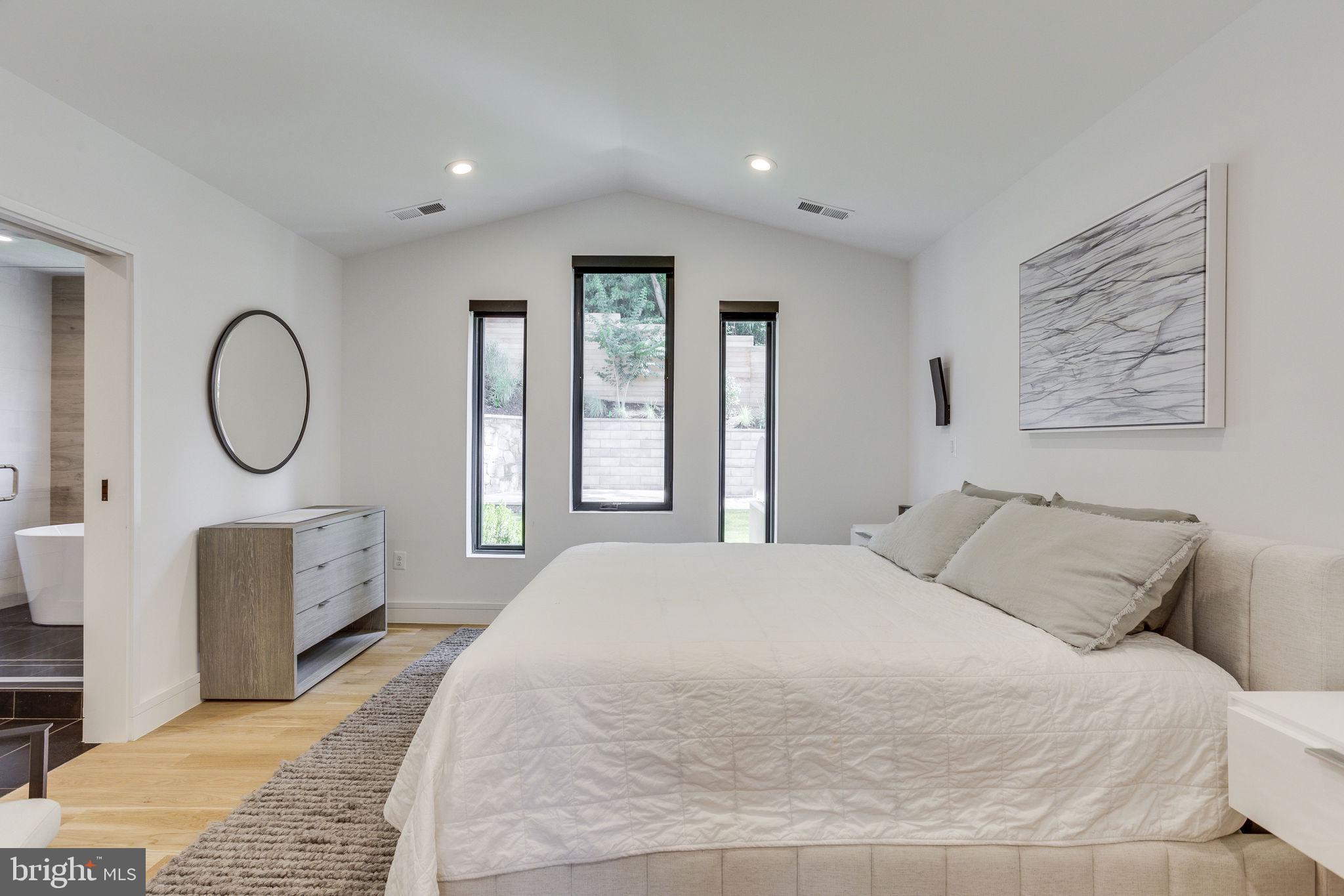 BETHESDA OUTSIDE - Residential