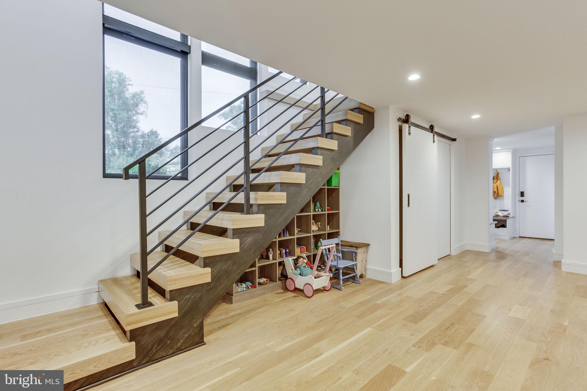 BETHESDA OUTSIDE - Residential