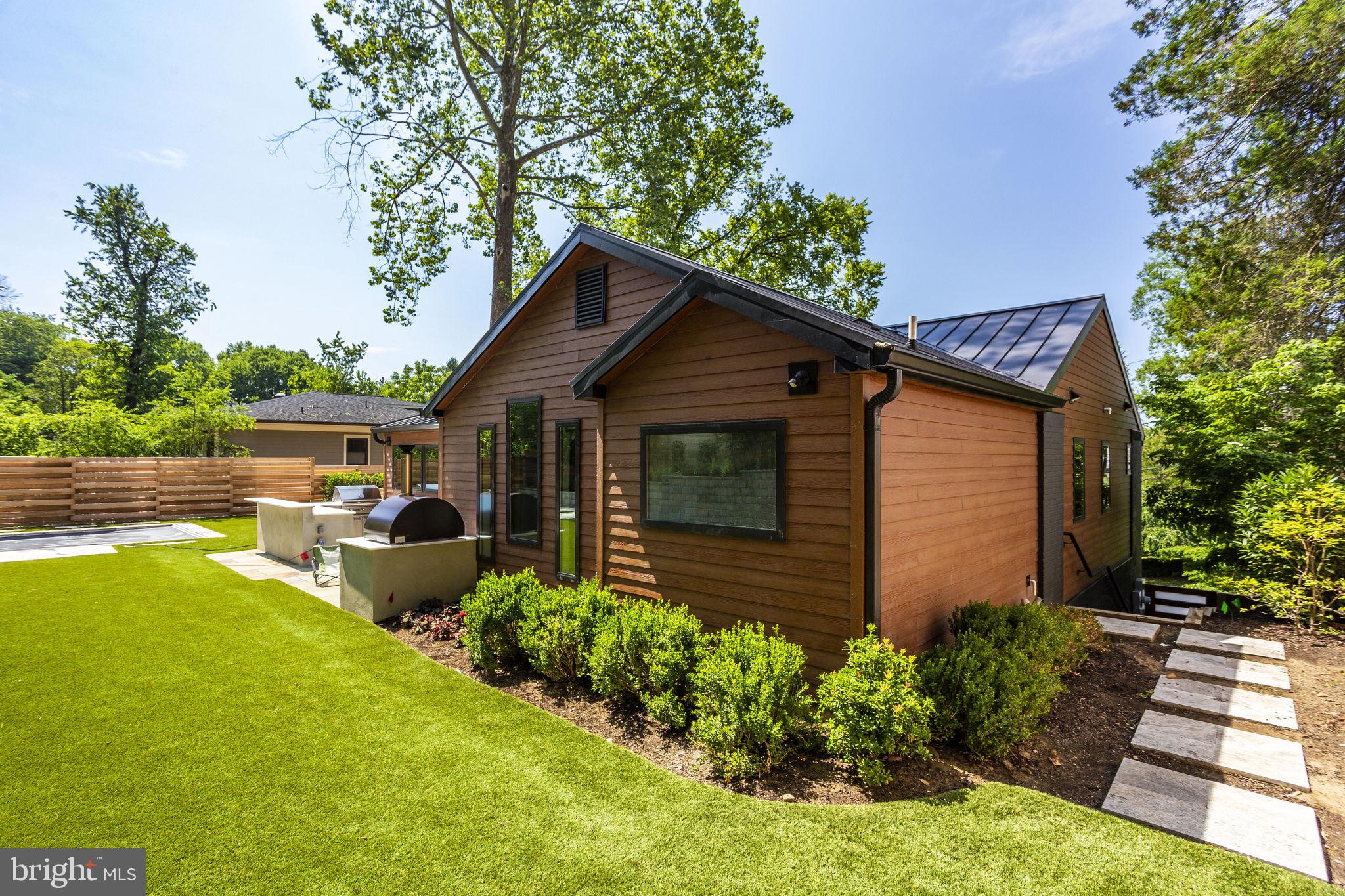 BETHESDA OUTSIDE - Residential