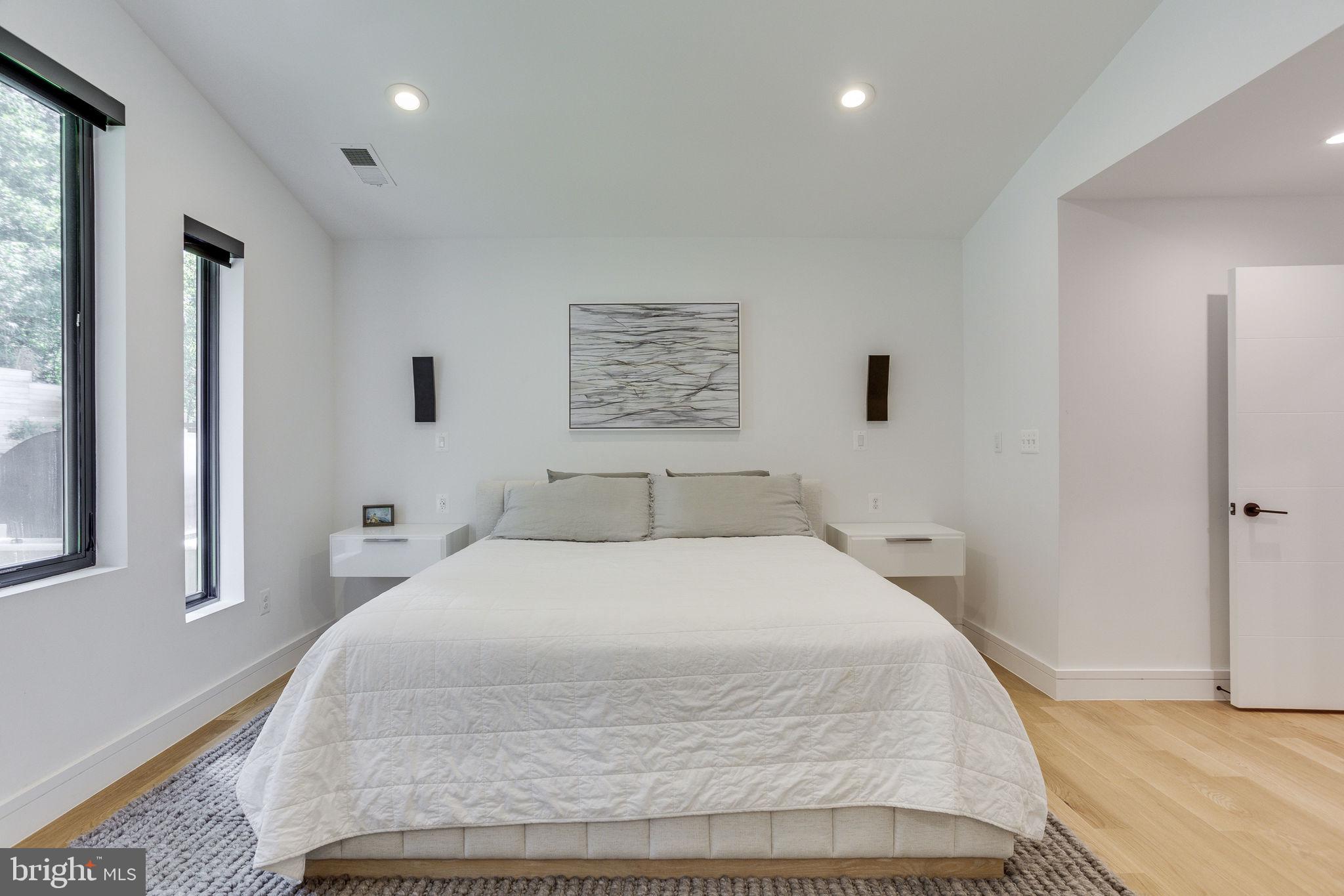 BETHESDA OUTSIDE - Residential