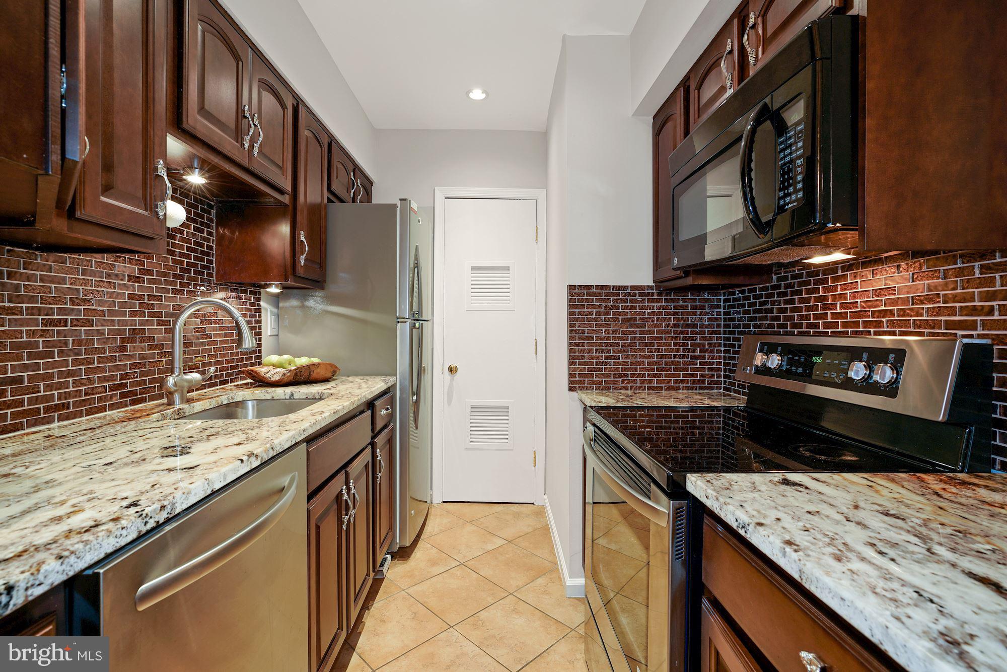 CARDINAL FOREST - Residential Lease