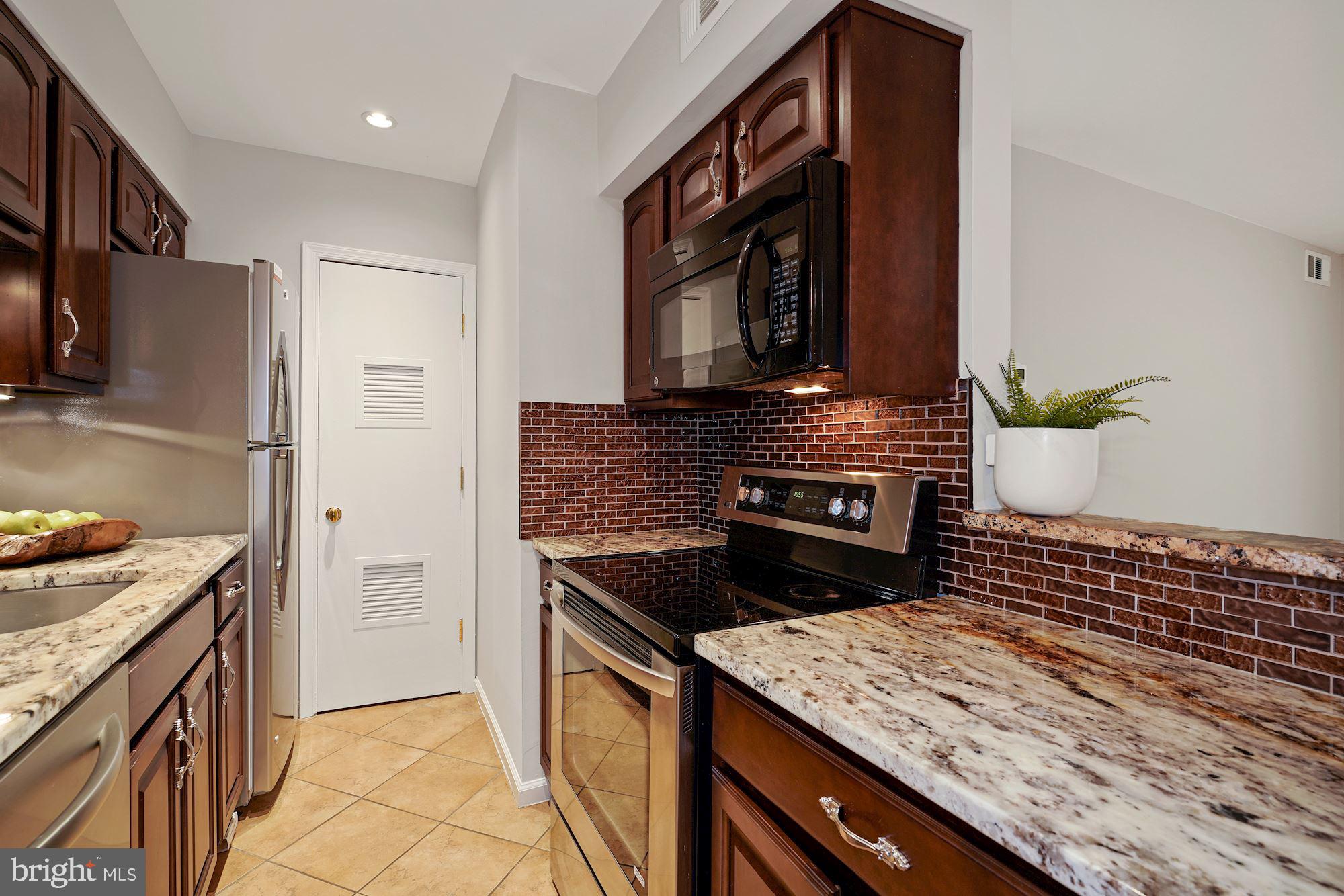 CARDINAL FOREST - Residential Lease