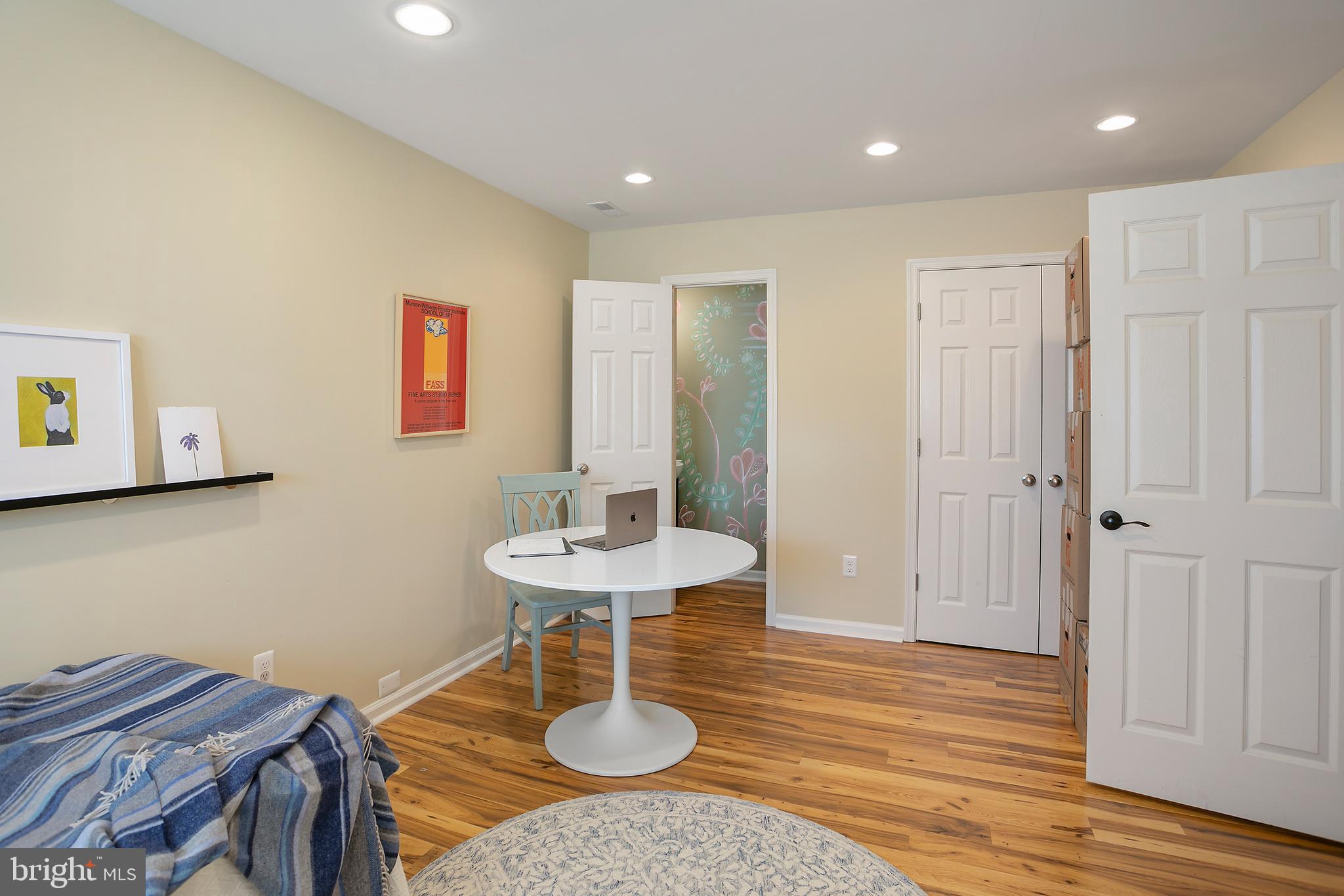 ASHBURN VILLAGE - Residential