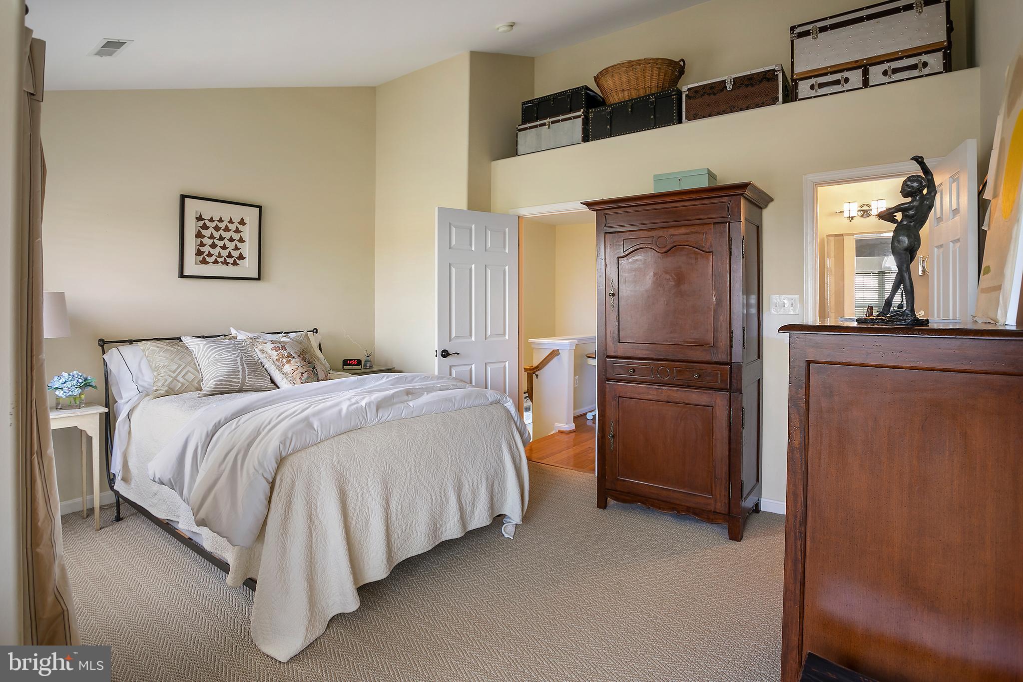 ASHBURN VILLAGE - Residential