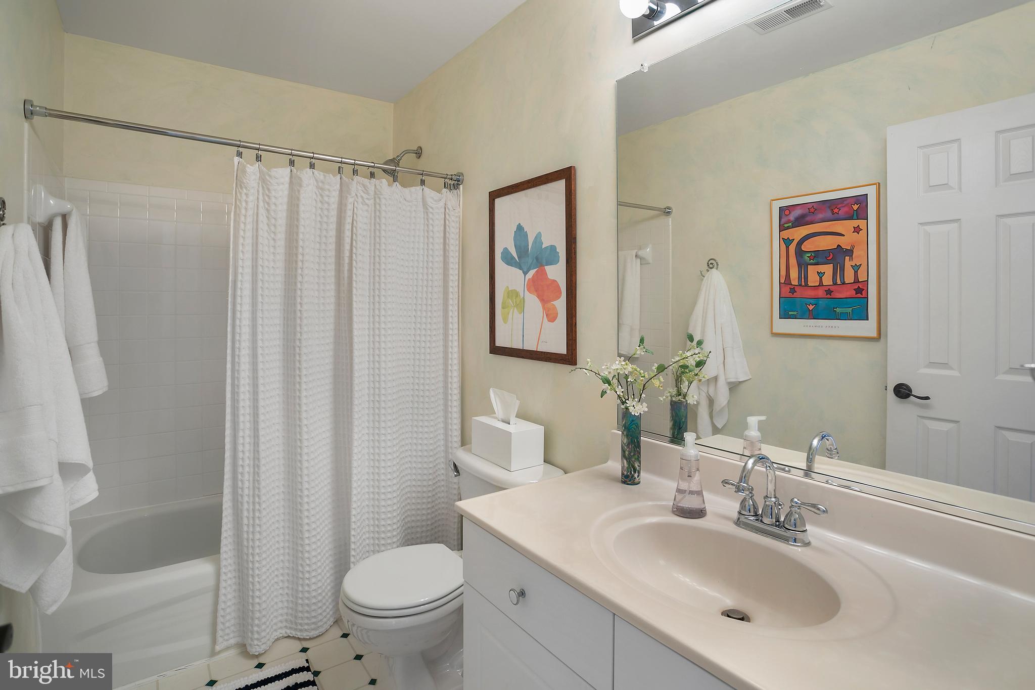 ASHBURN VILLAGE - Residential