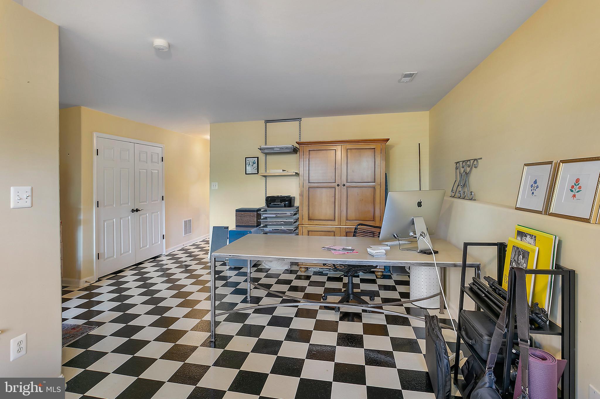 ASHBURN VILLAGE - Residential