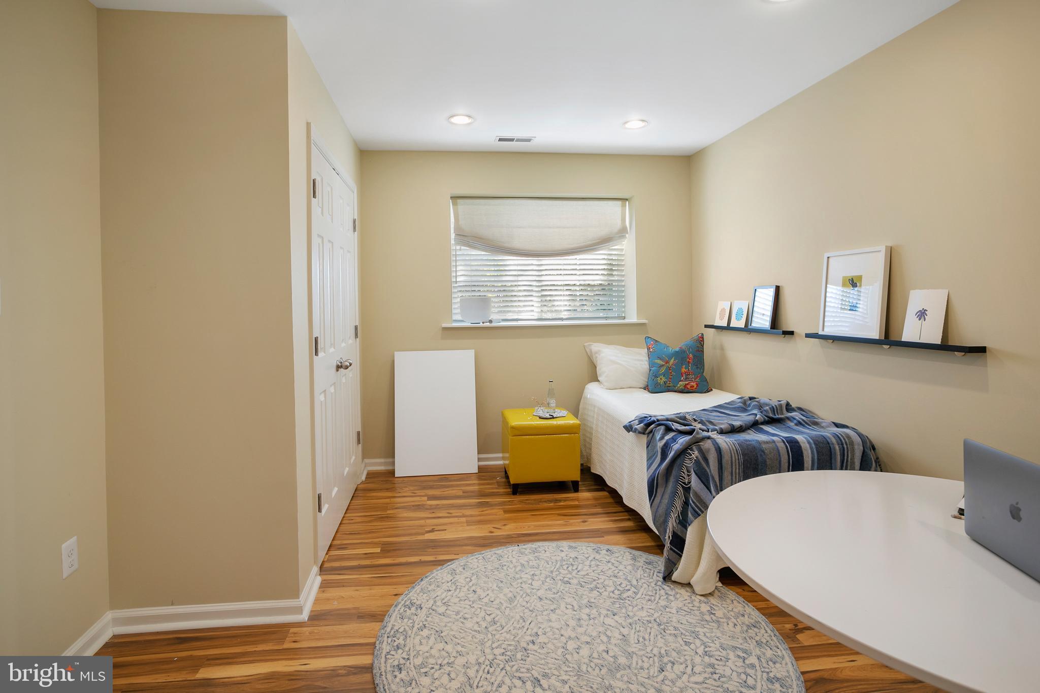 ASHBURN VILLAGE - Residential