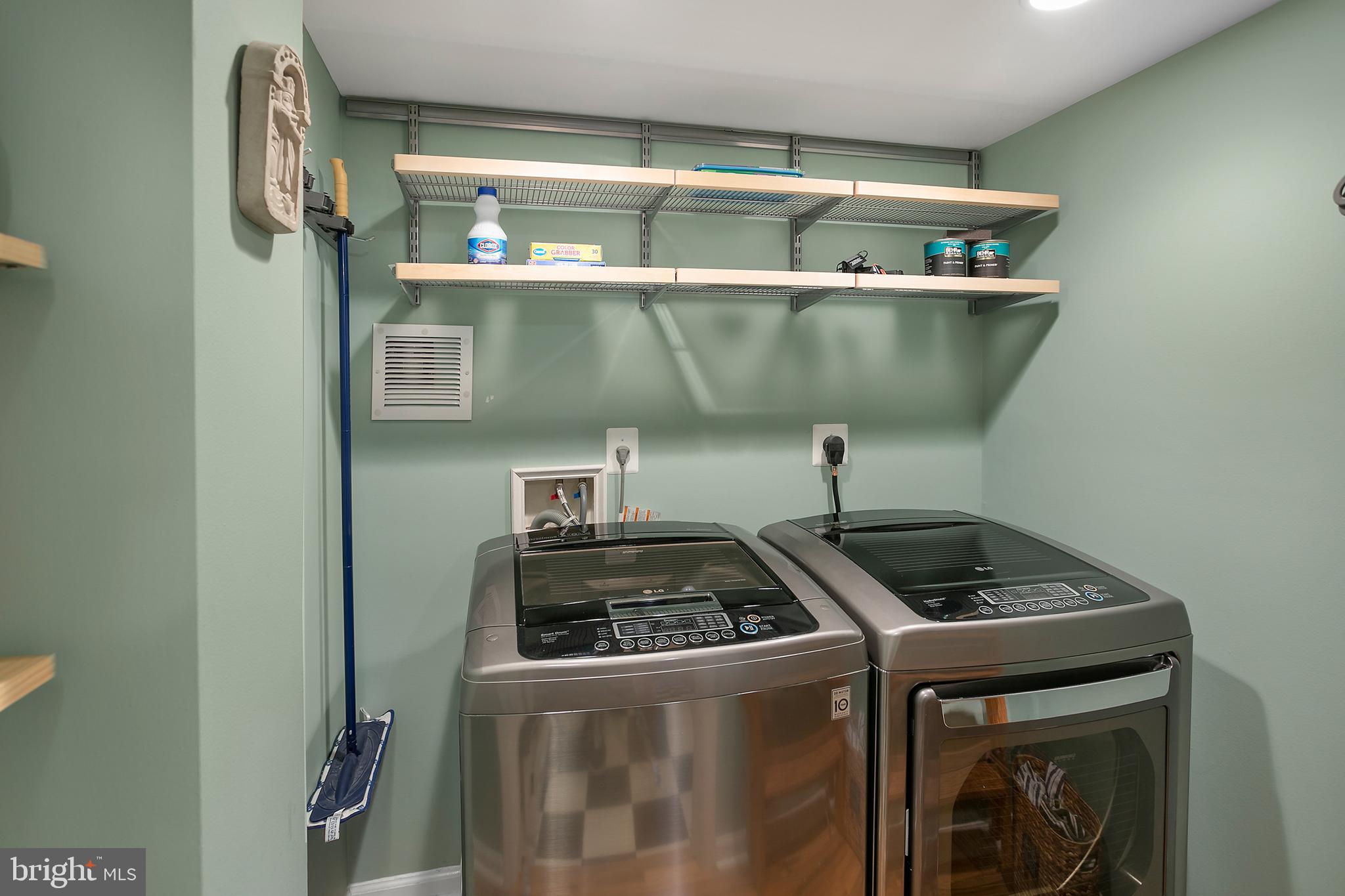 ASHBURN VILLAGE - Residential