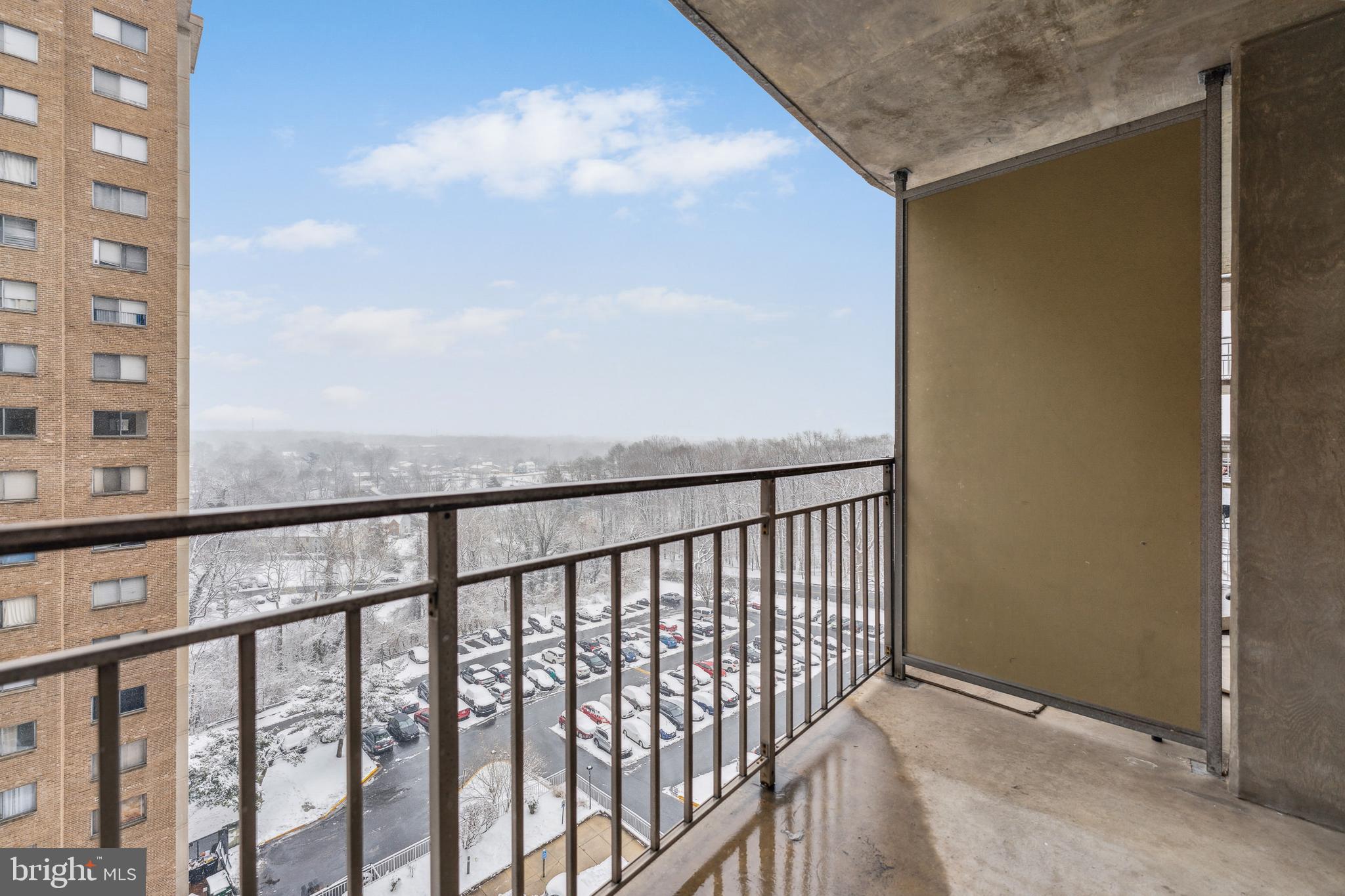 PRESIDENTIAL TOWERS - Residential