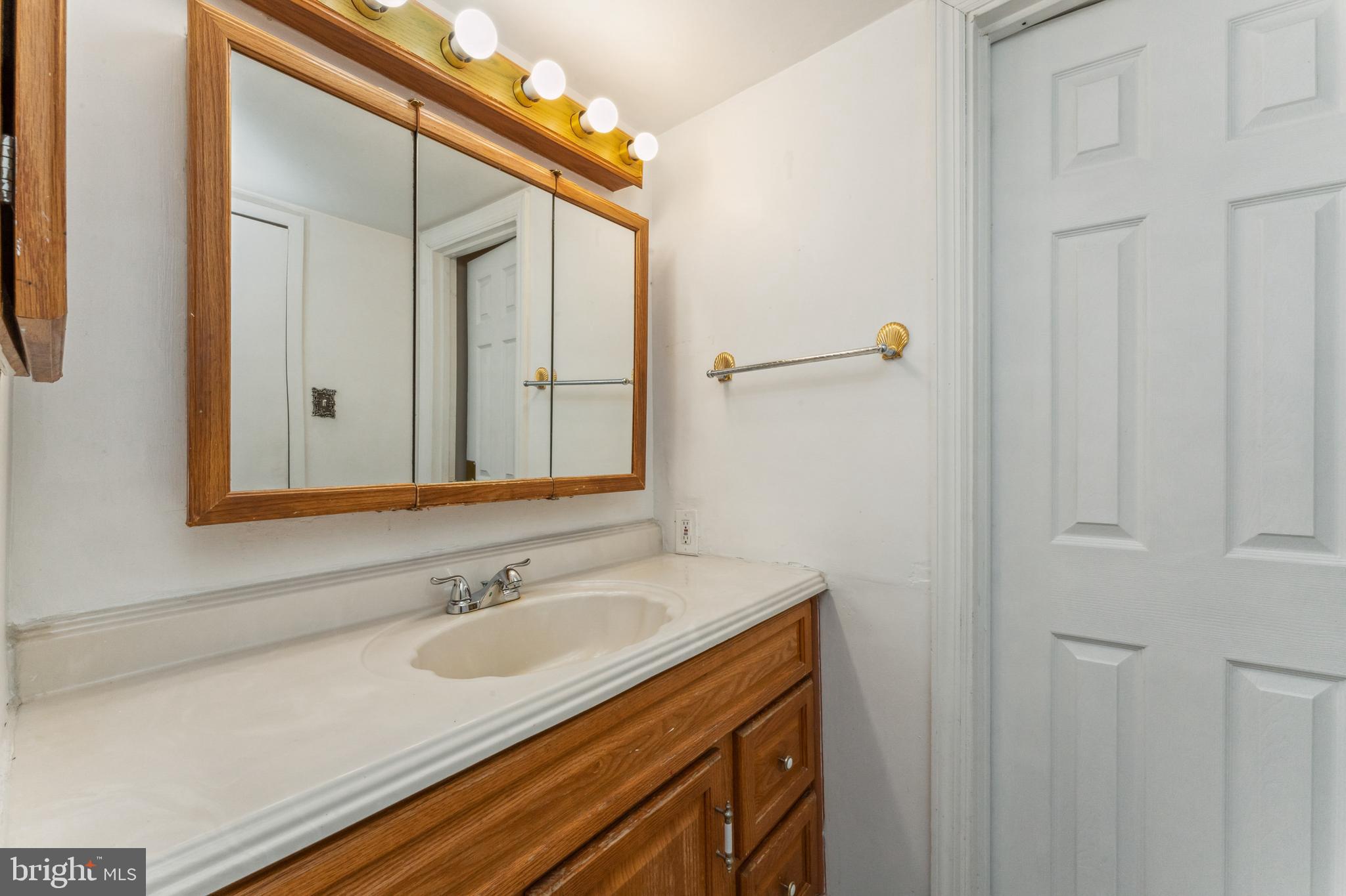 PRESIDENTIAL TOWERS - Residential