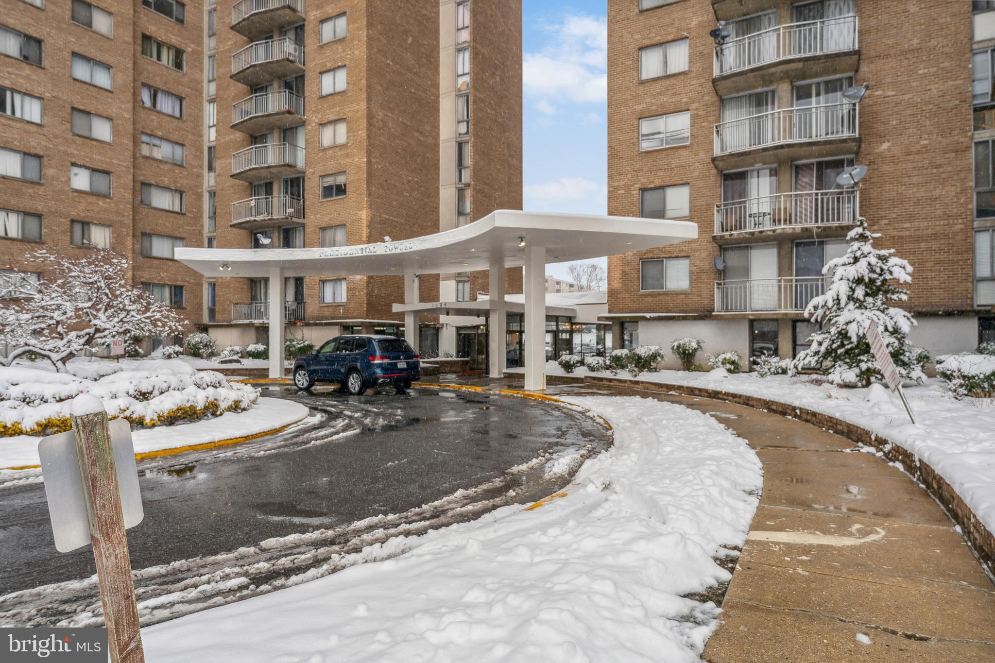 PRESIDENTIAL TOWERS - Residential