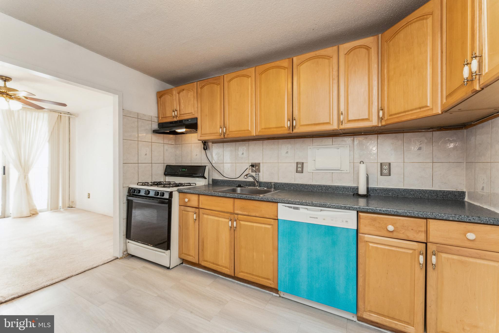 PRESIDENTIAL TOWERS - Residential