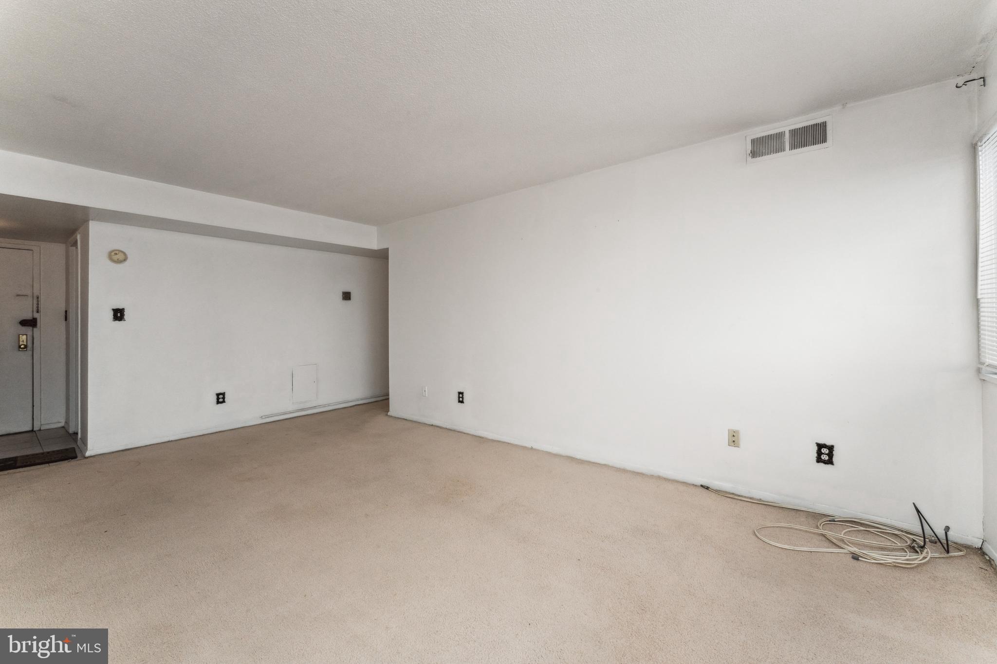 PRESIDENTIAL TOWERS - Residential