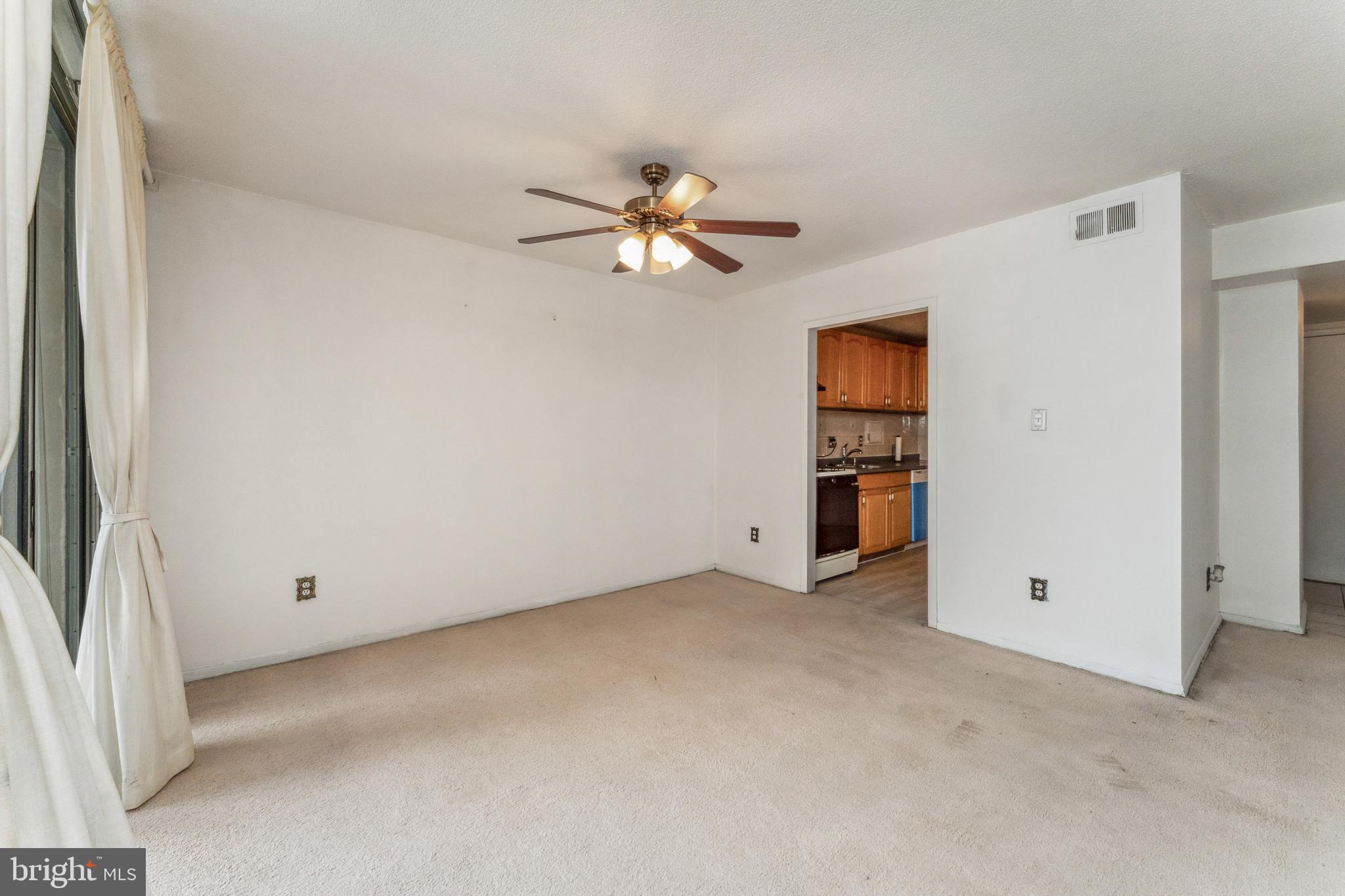 PRESIDENTIAL TOWERS - Residential