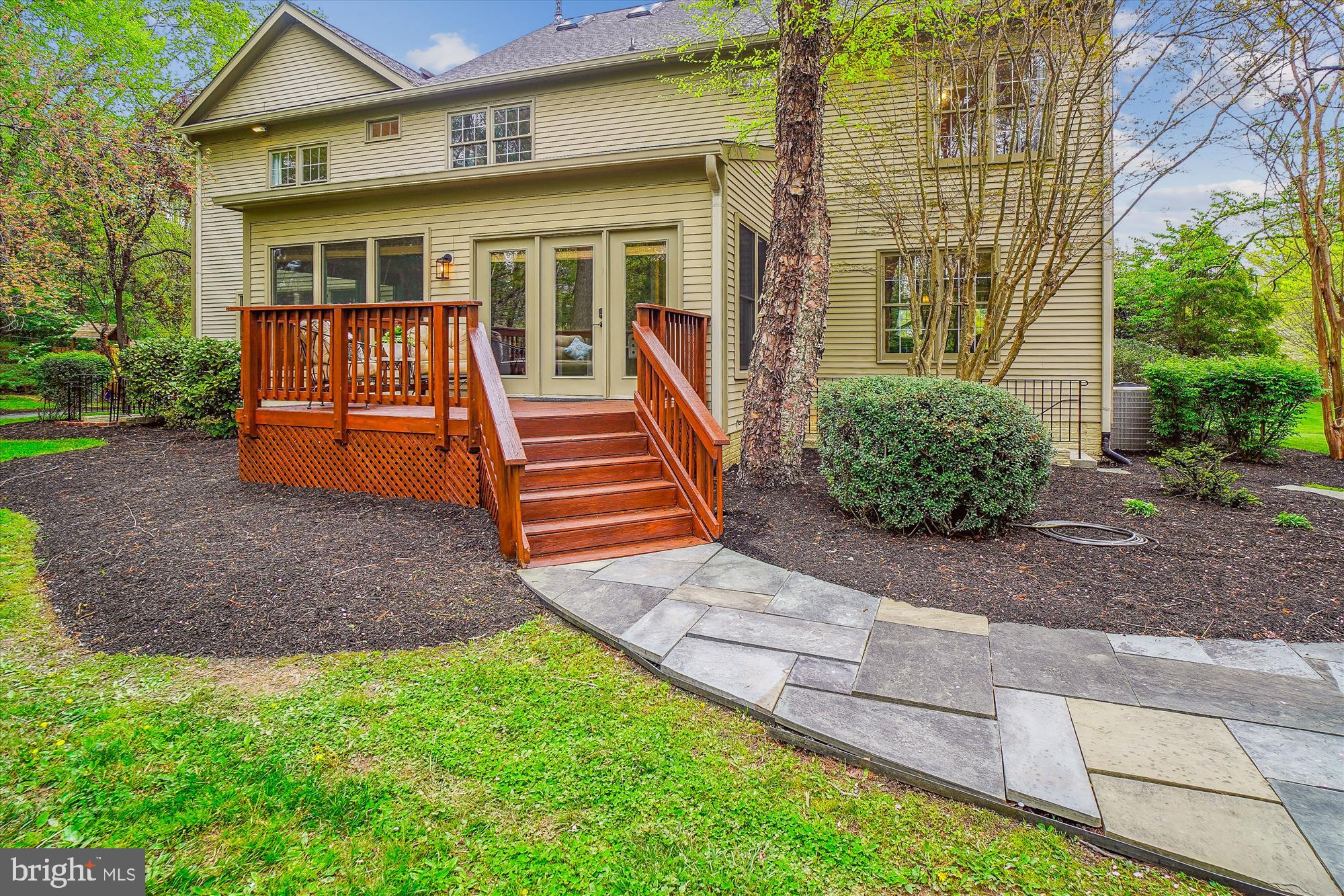 HUNTING HILL - Residential