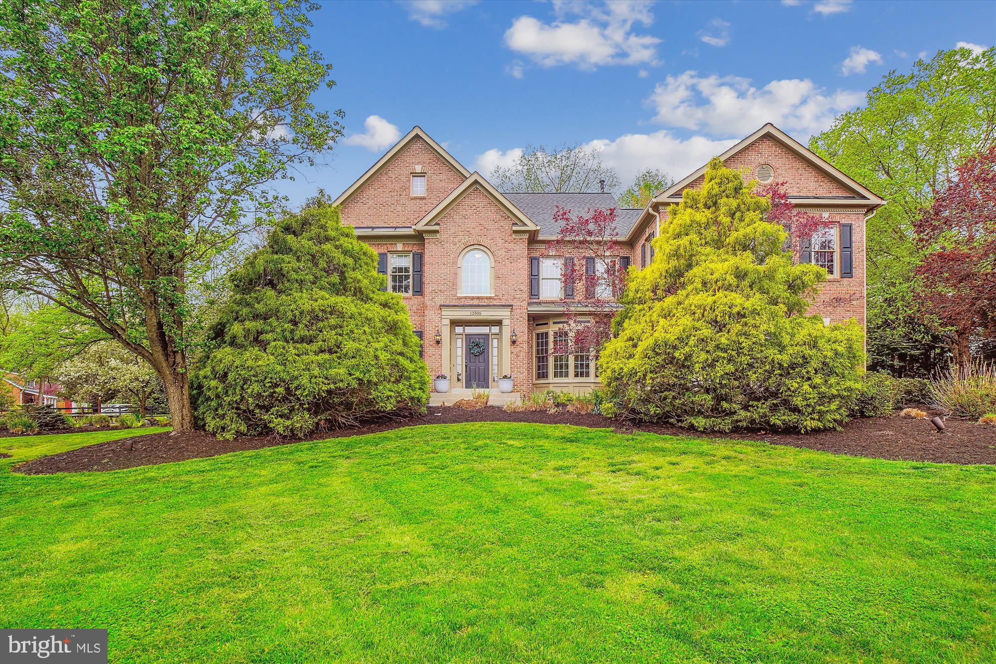 HUNTING HILL - Residential