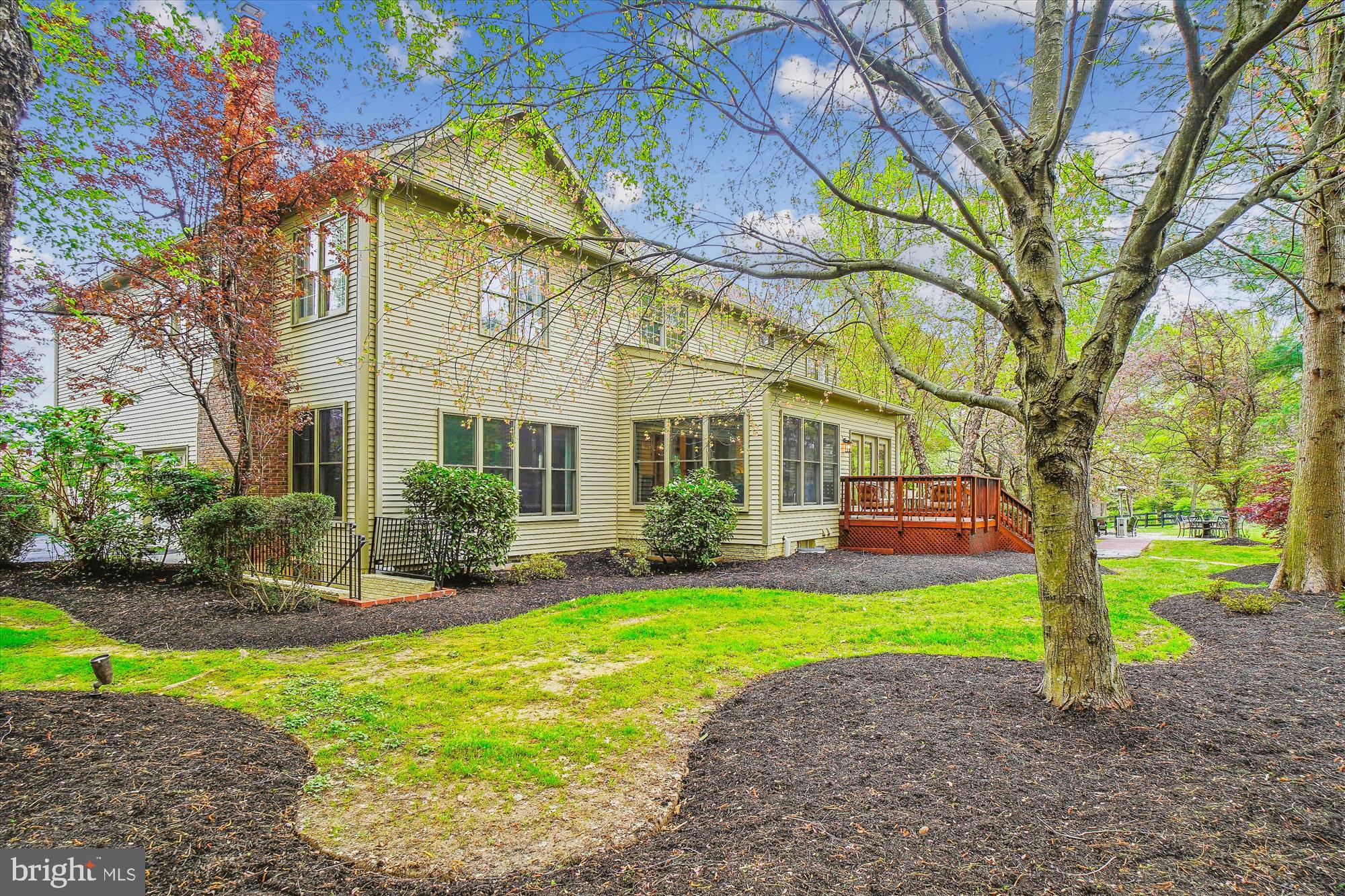 HUNTING HILL - Residential