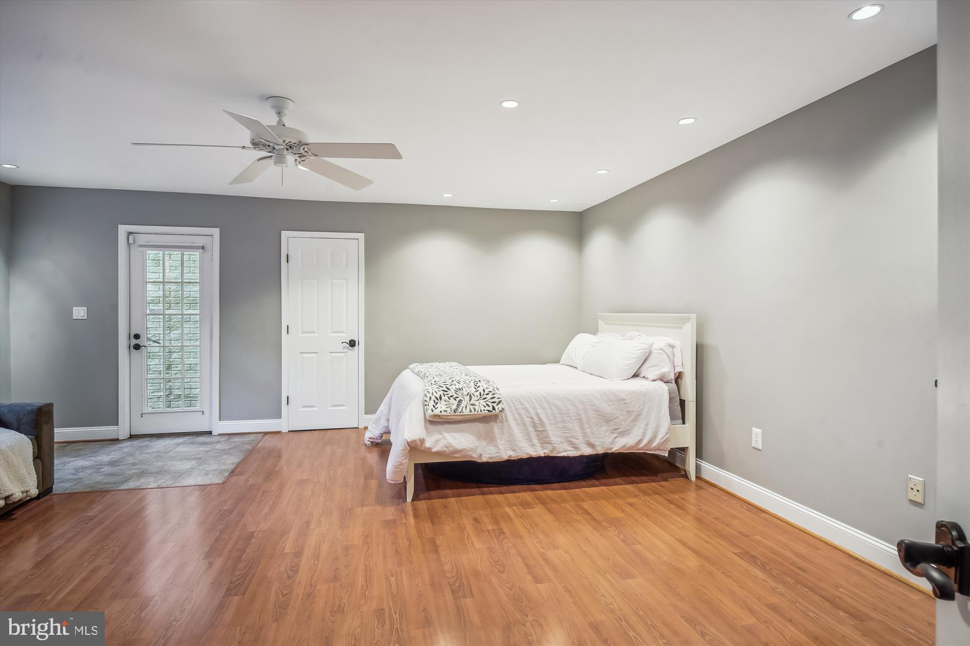 HUNTING HILL - Residential