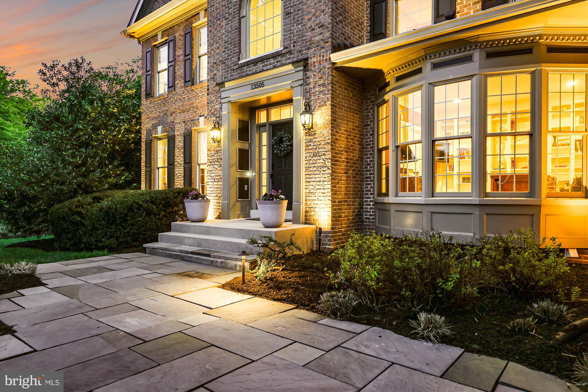 HUNTING HILL - Residential