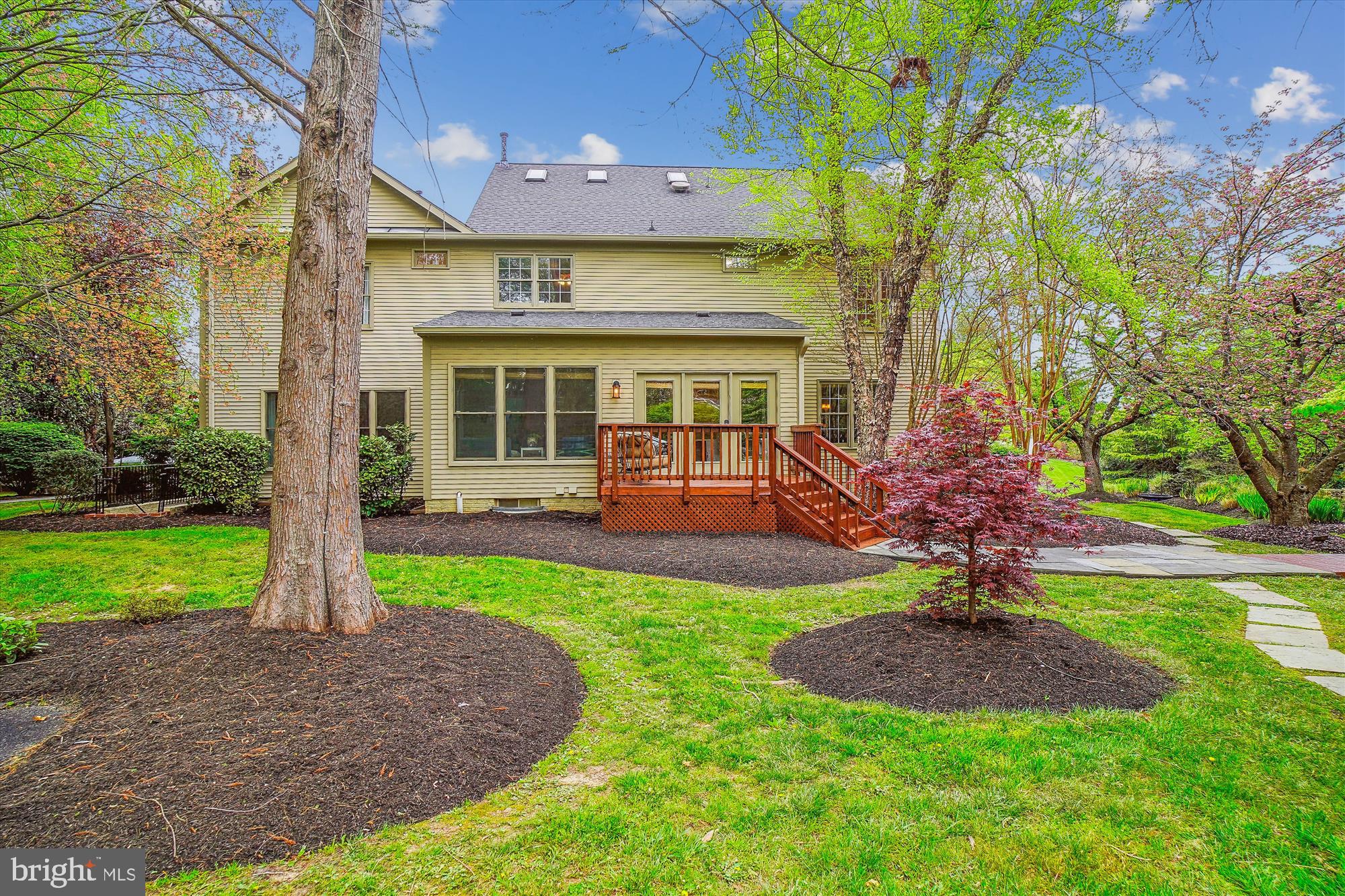 HUNTING HILL - Residential