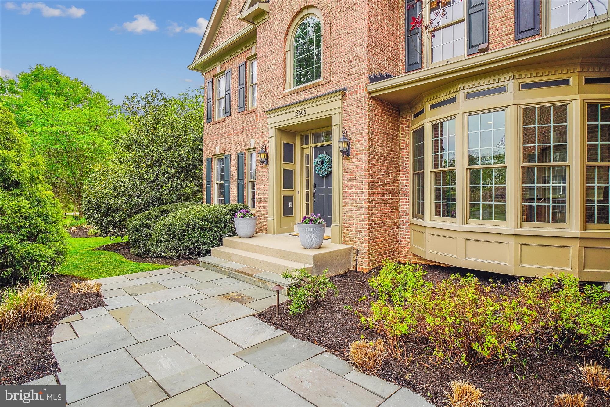 HUNTING HILL - Residential