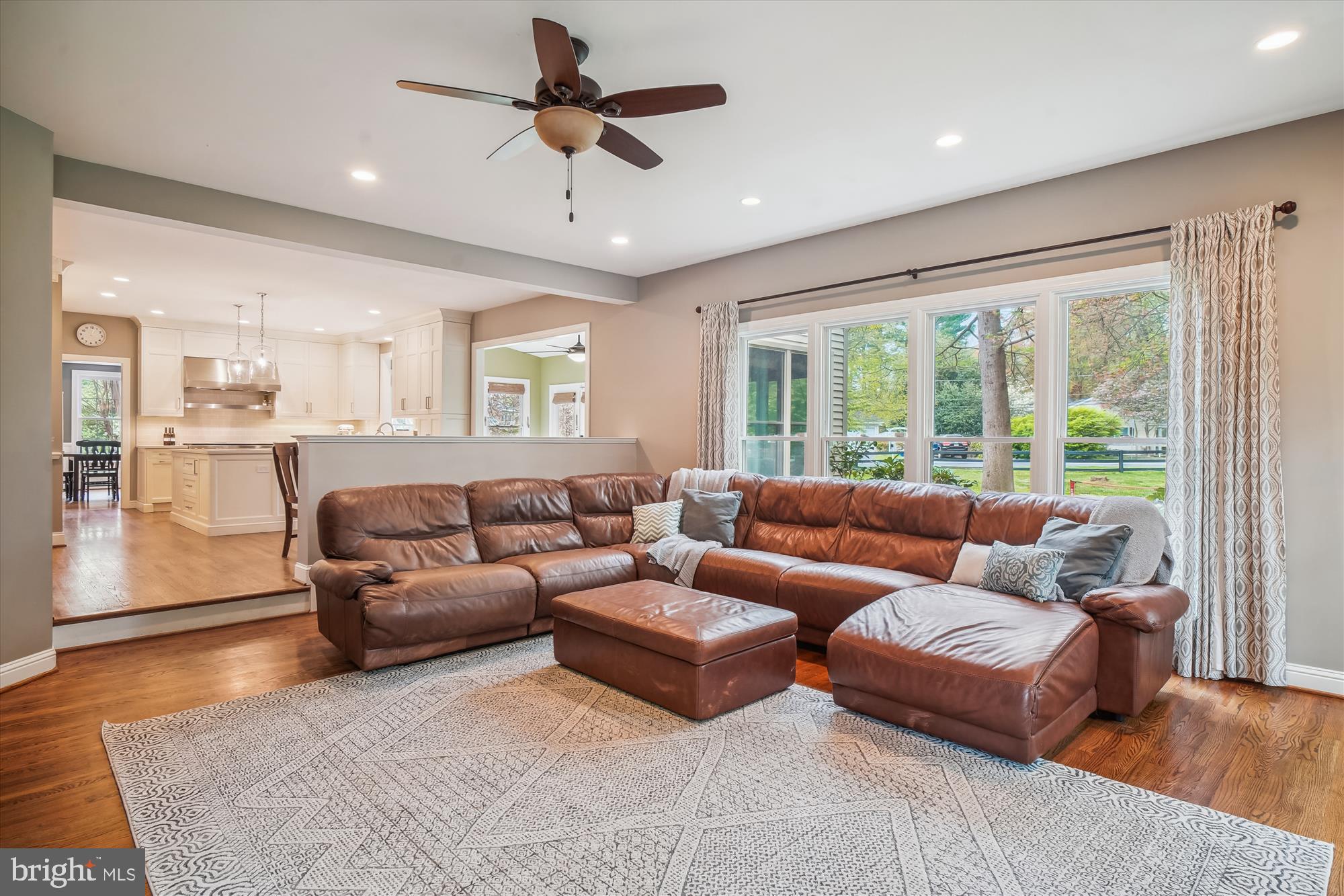 HUNTING HILL - Residential