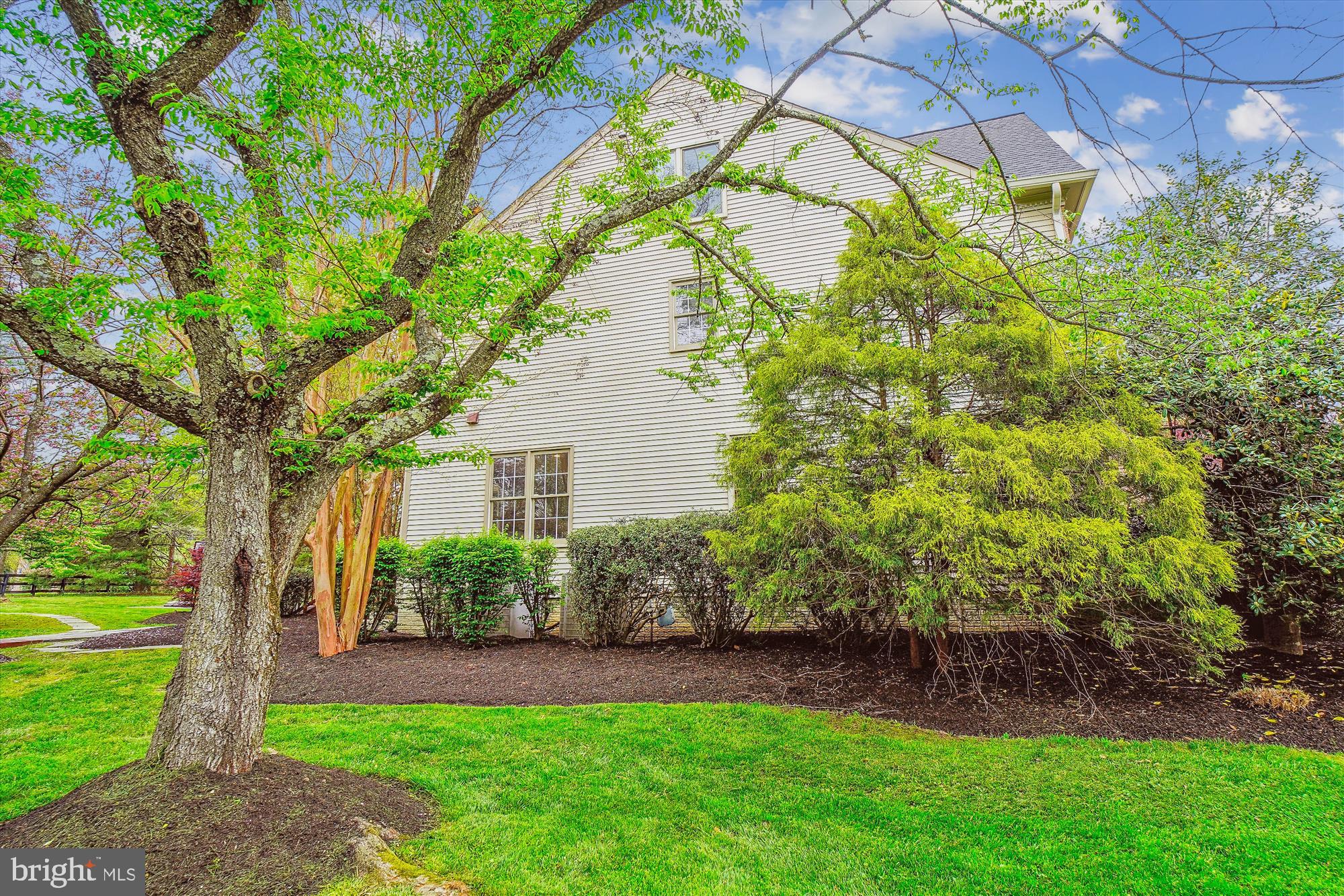 HUNTING HILL - Residential