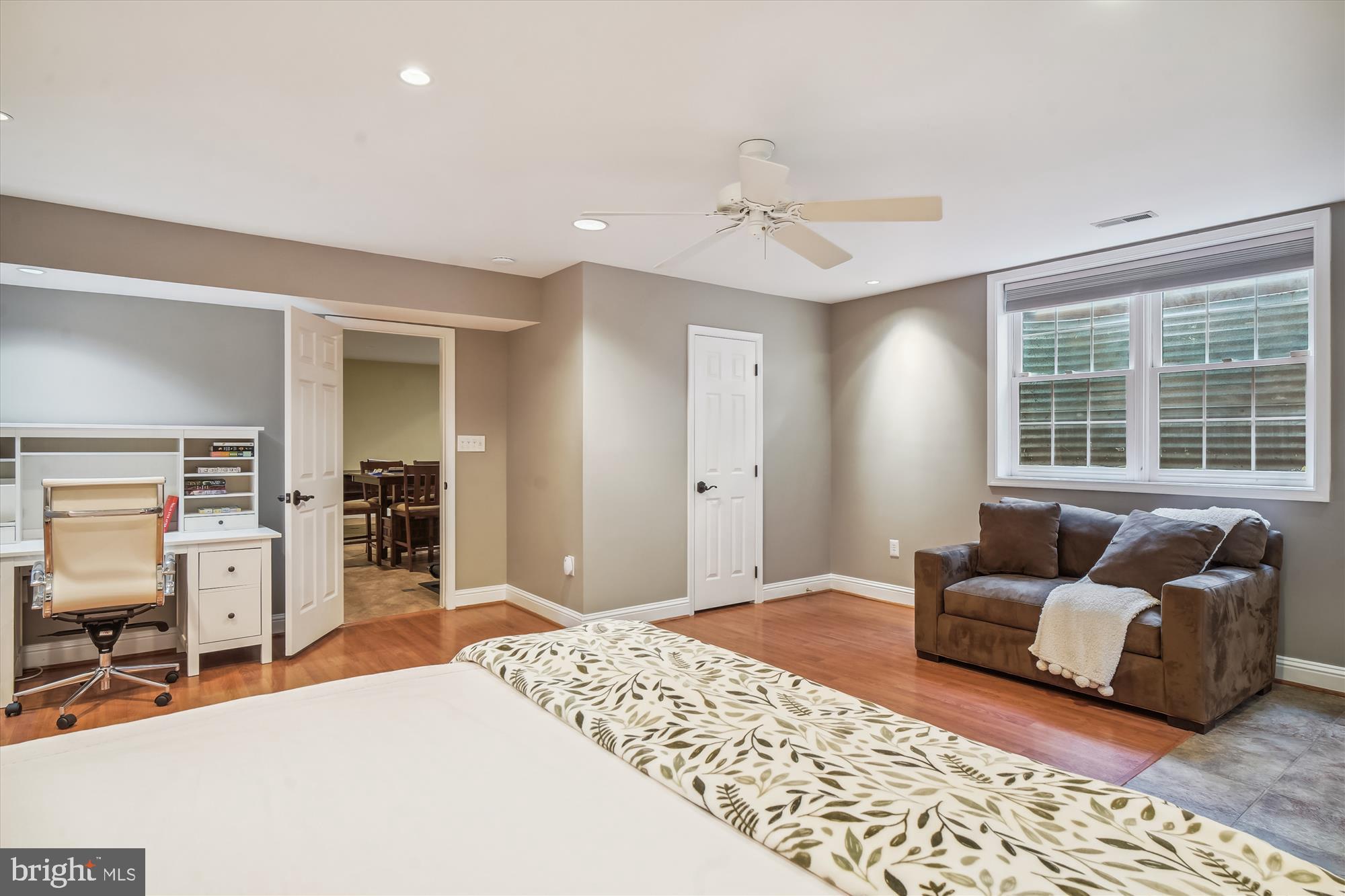 HUNTING HILL - Residential