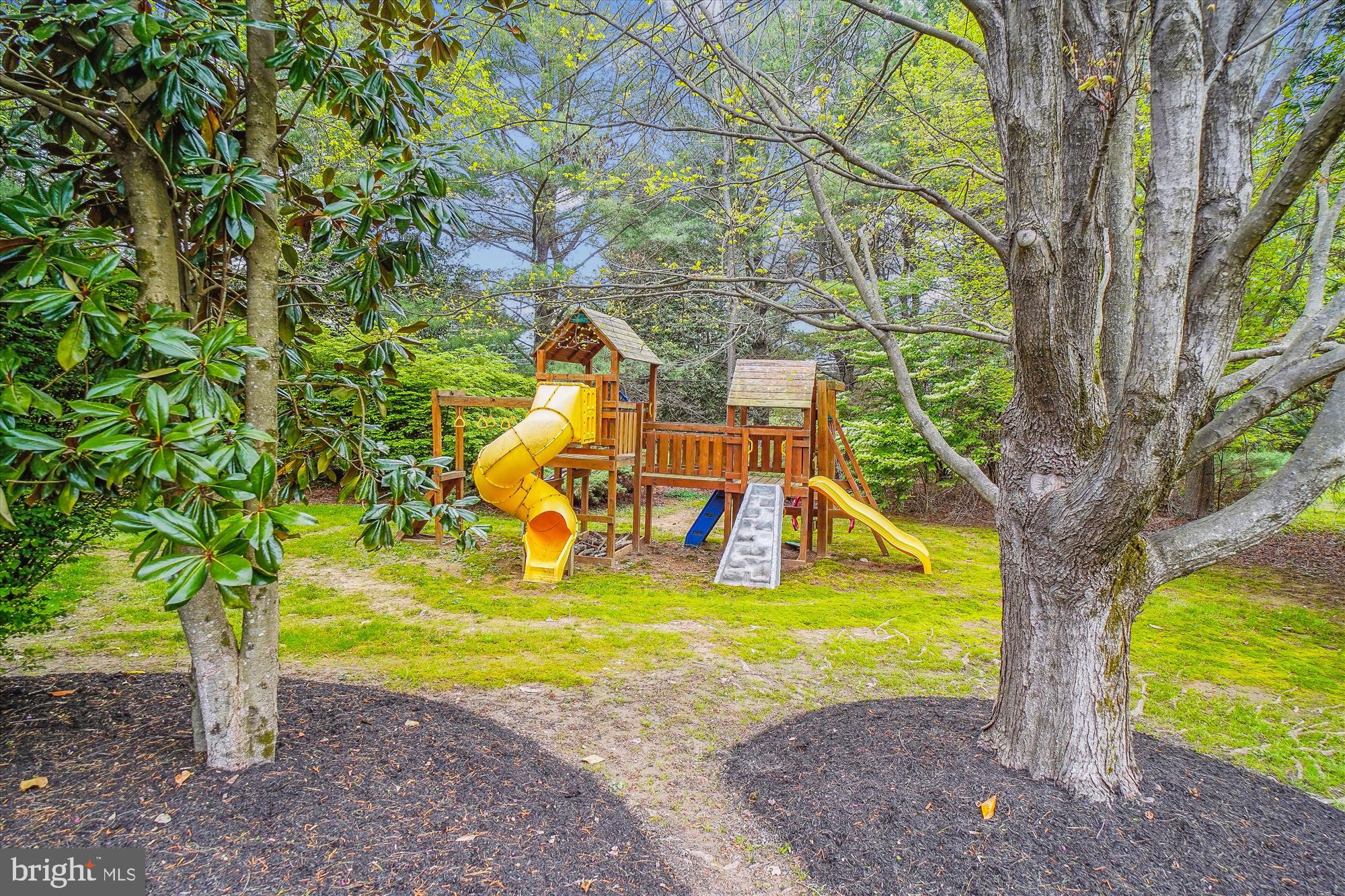 HUNTING HILL - Residential