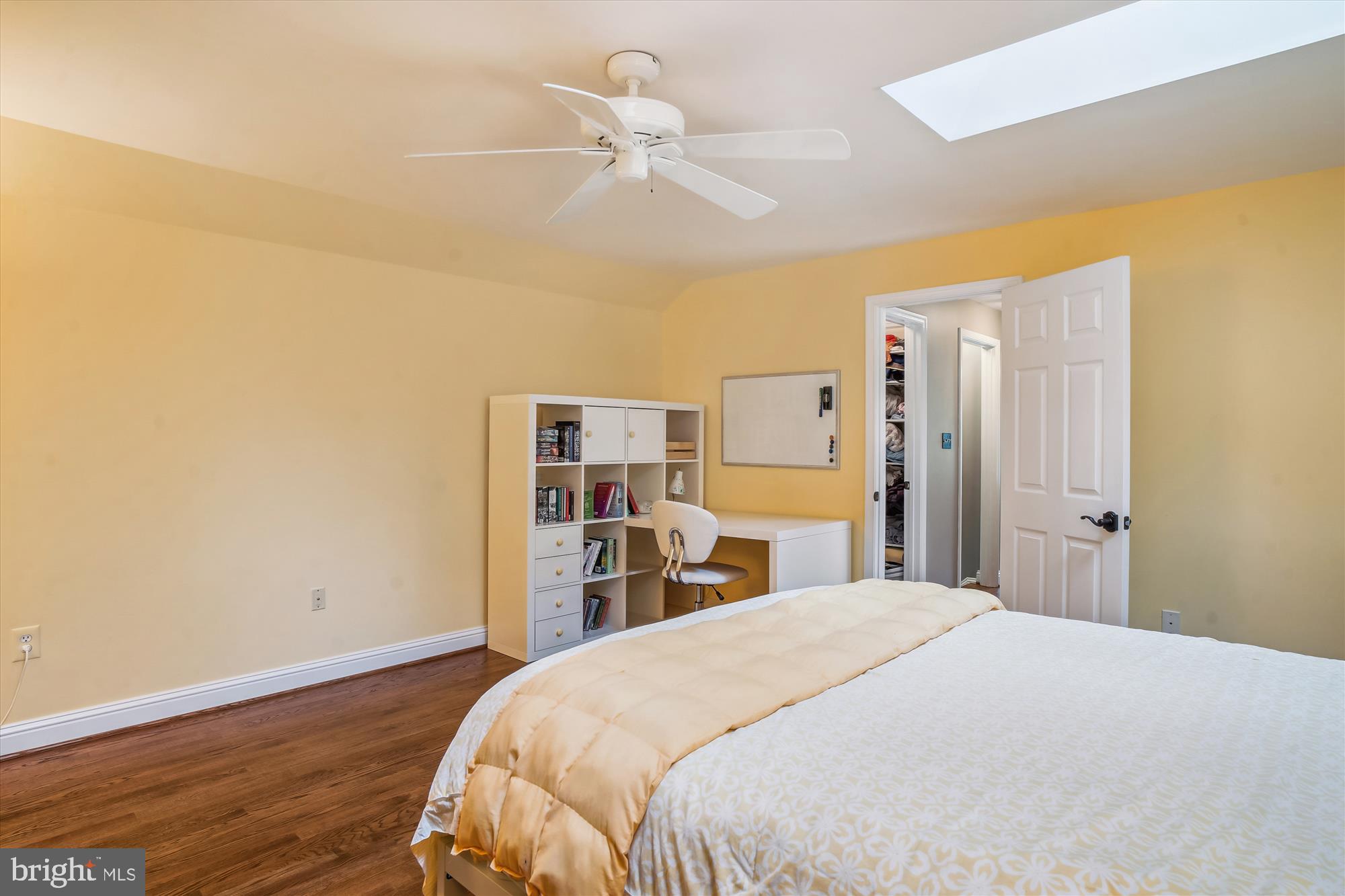 HUNTING HILL - Residential