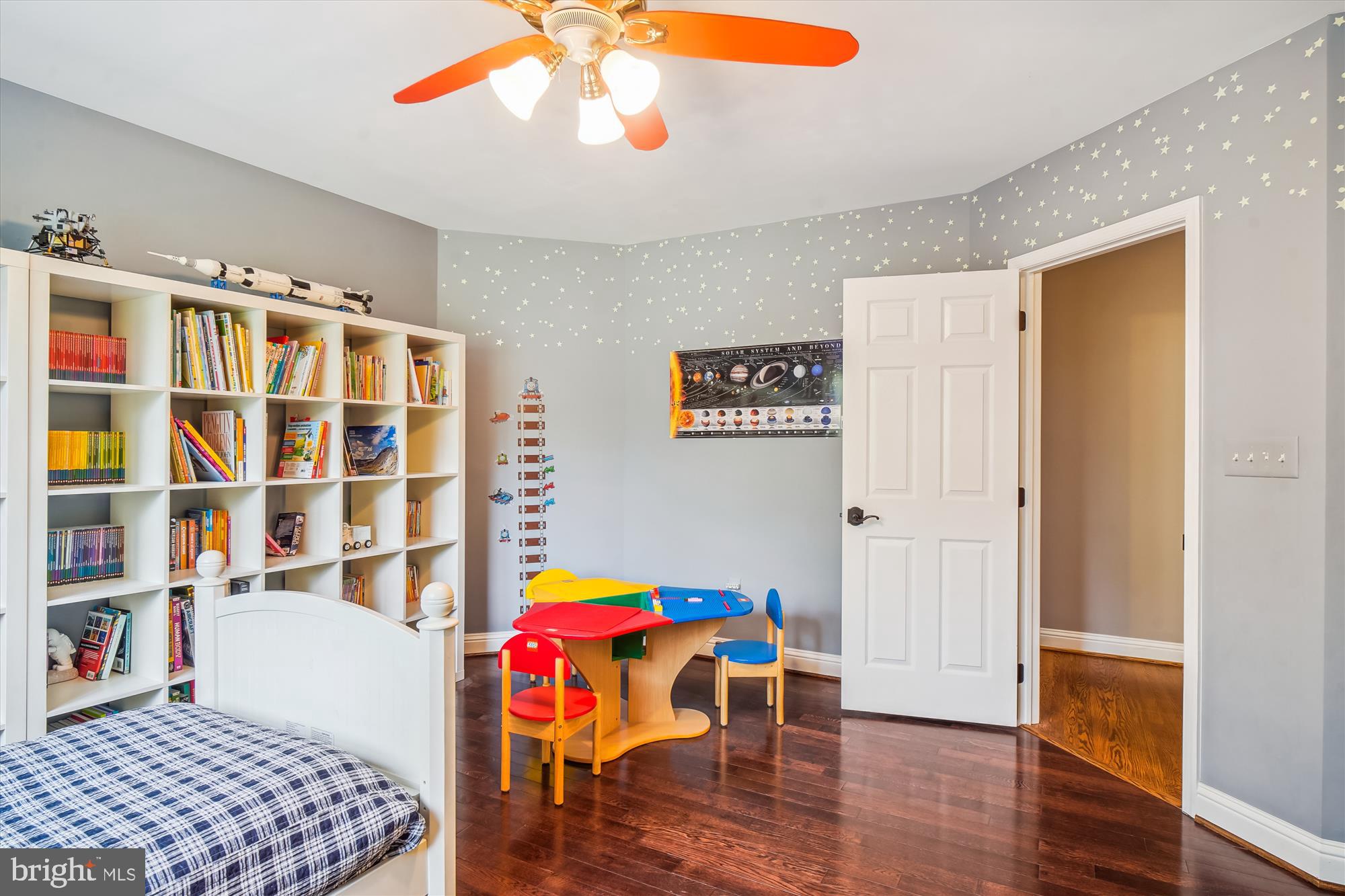 HUNTING HILL - Residential