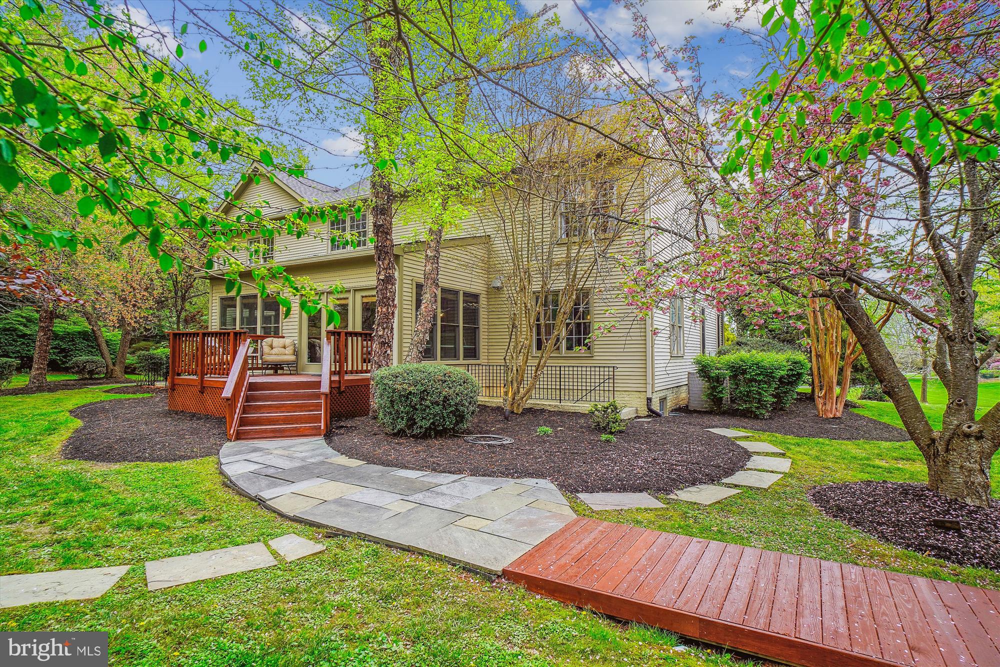 HUNTING HILL - Residential