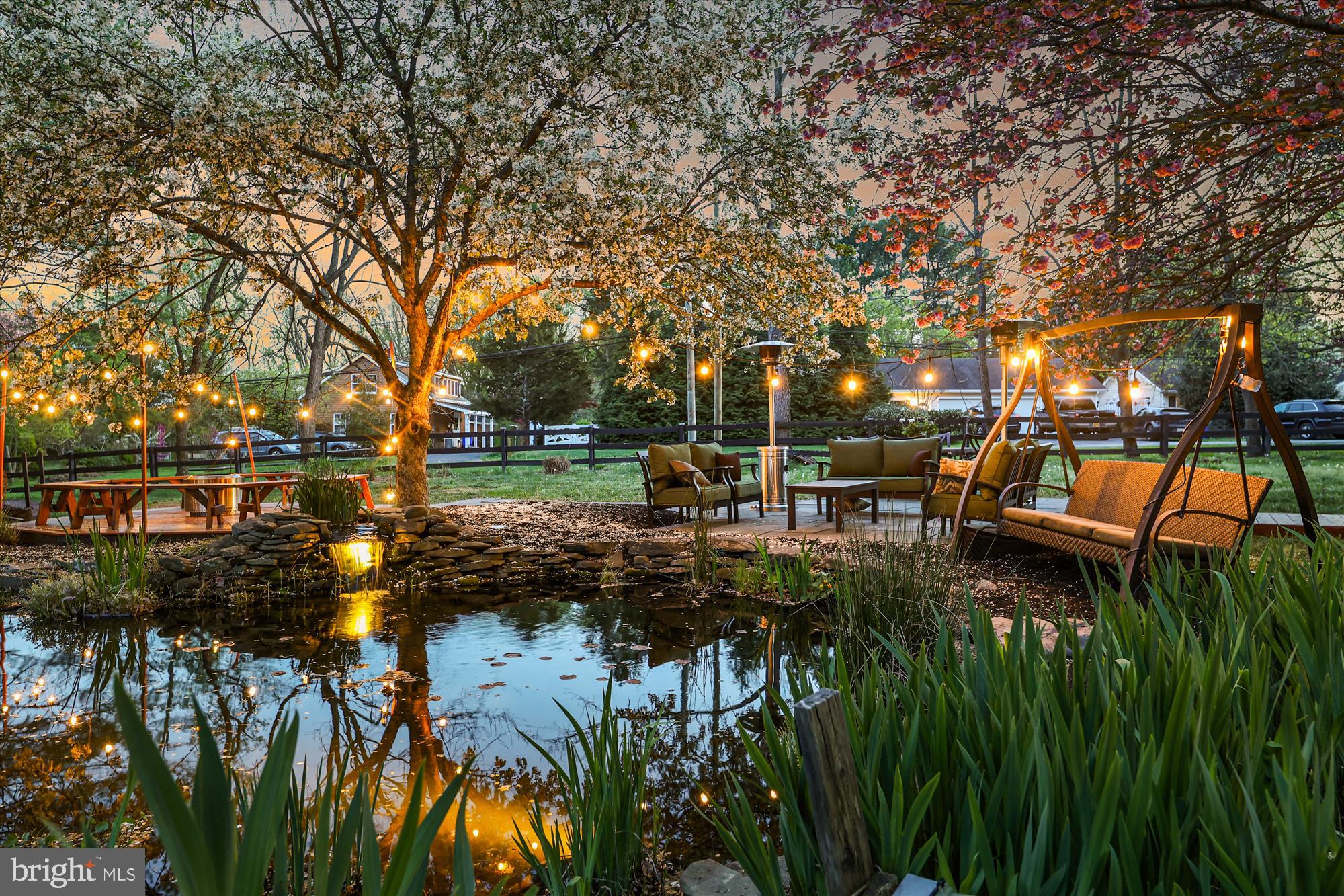 HUNTING HILL - Residential