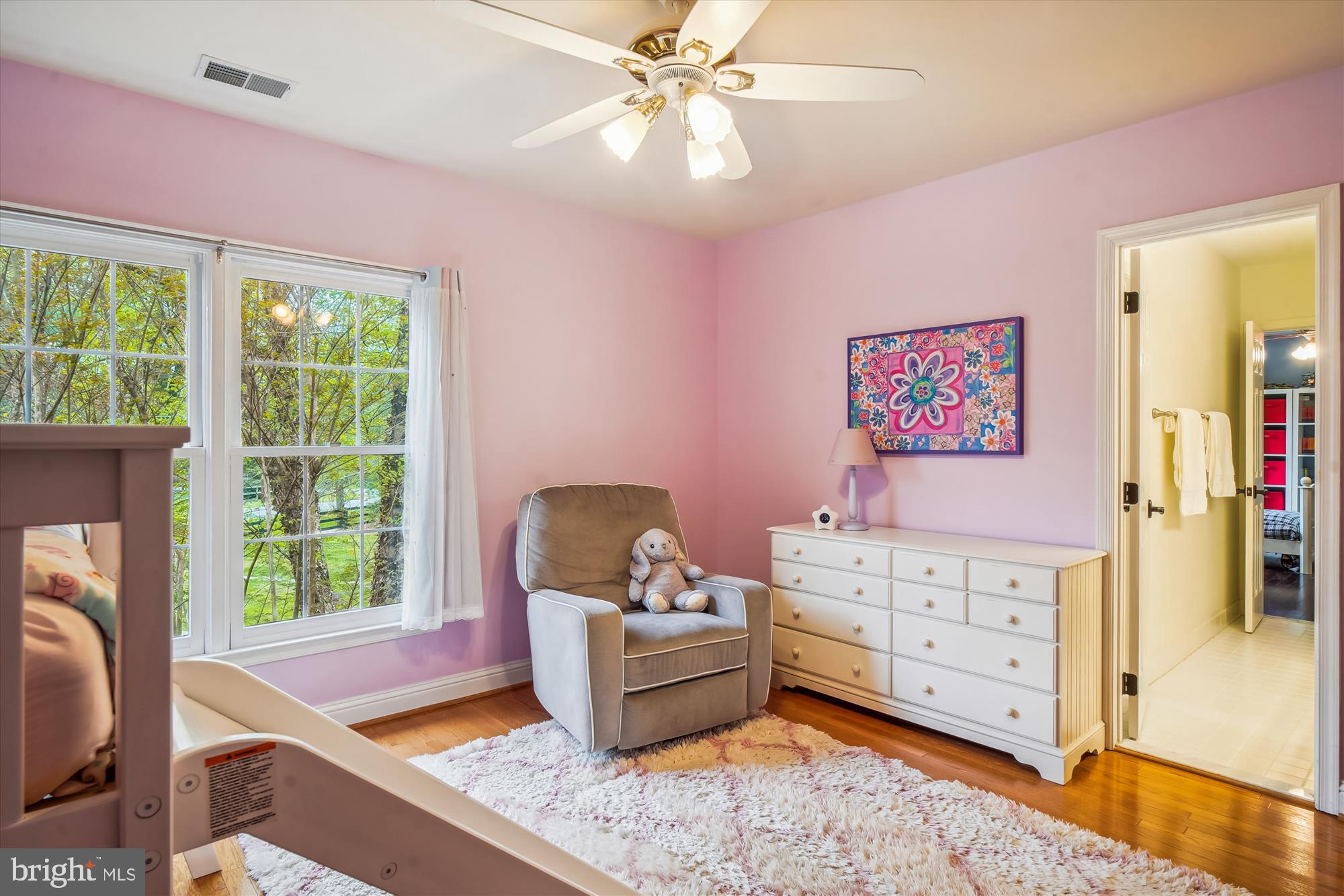 HUNTING HILL - Residential