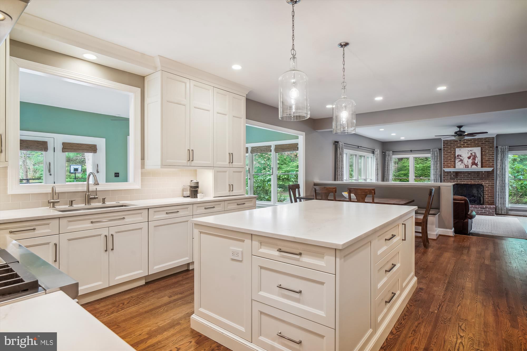 HUNTING HILL - Residential