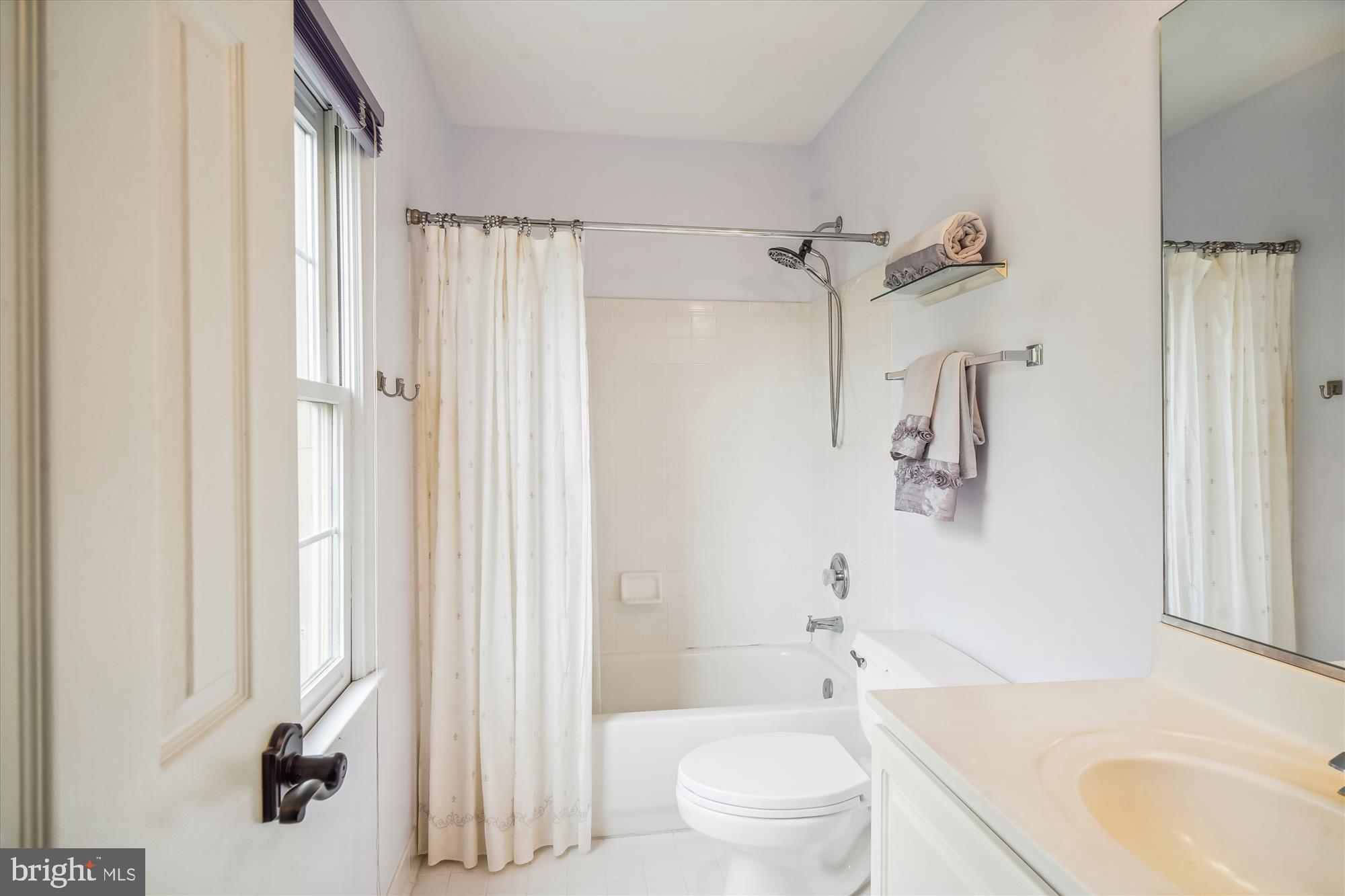 HUNTING HILL - Residential