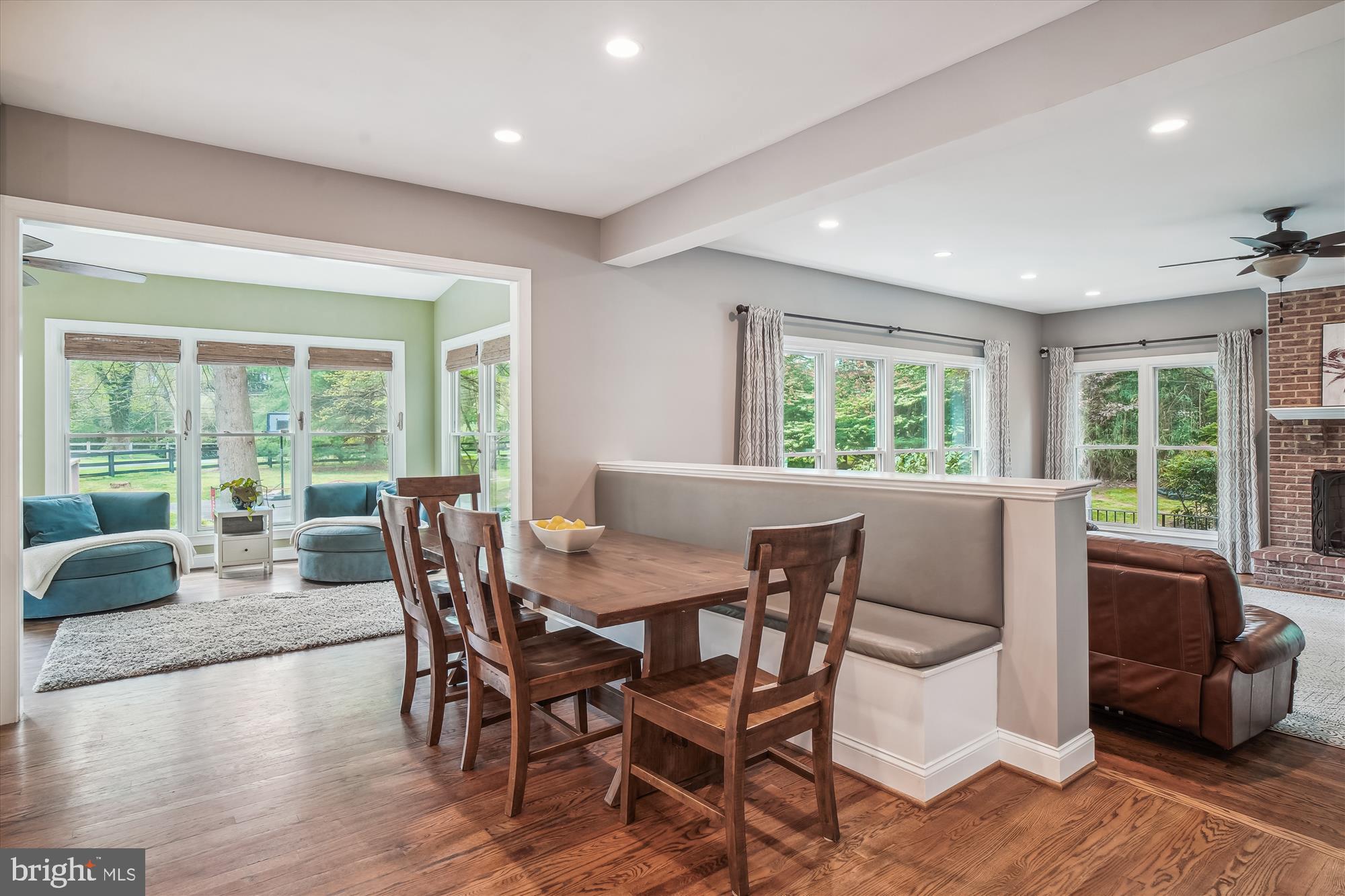 HUNTING HILL - Residential