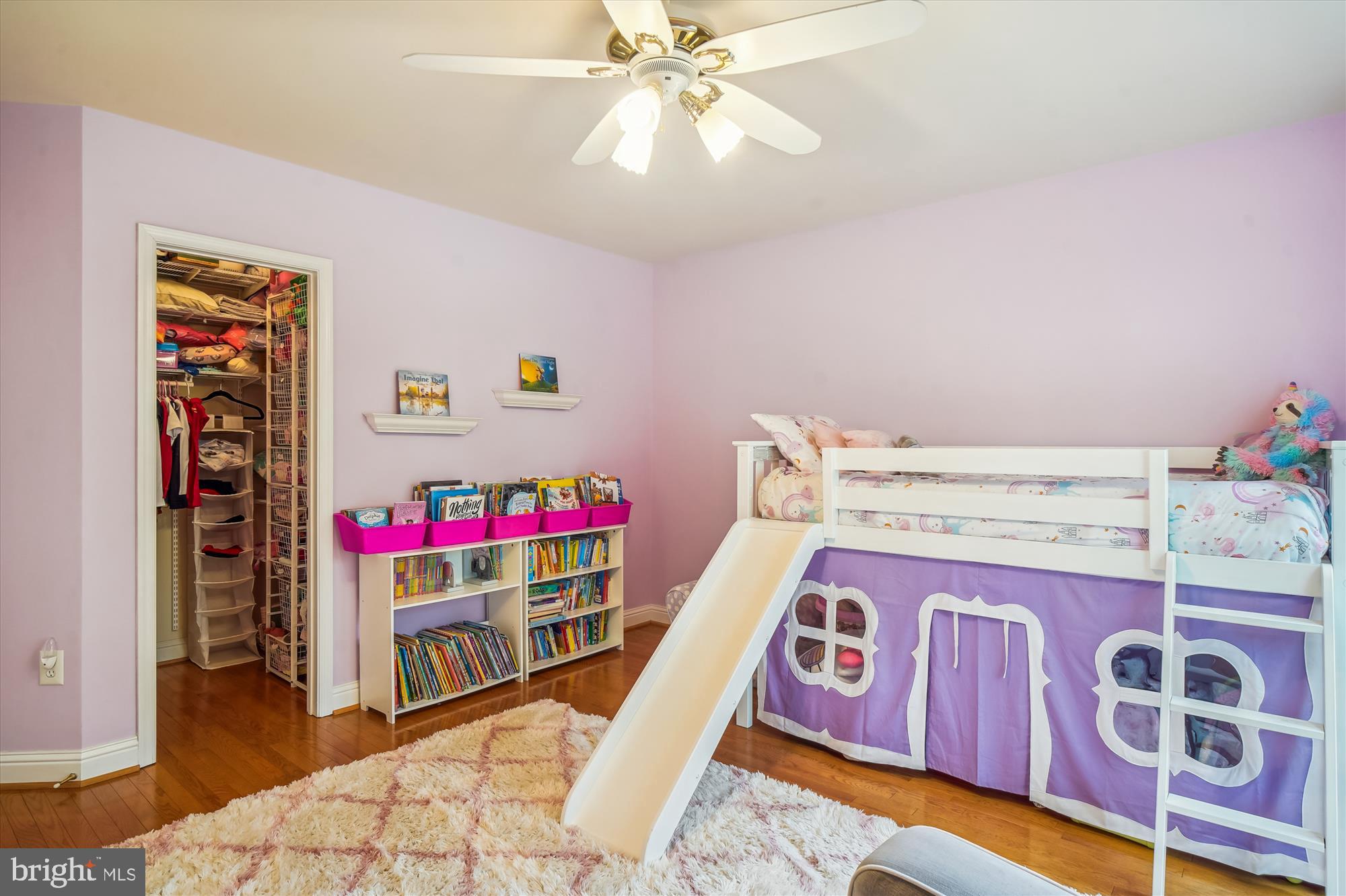 HUNTING HILL - Residential