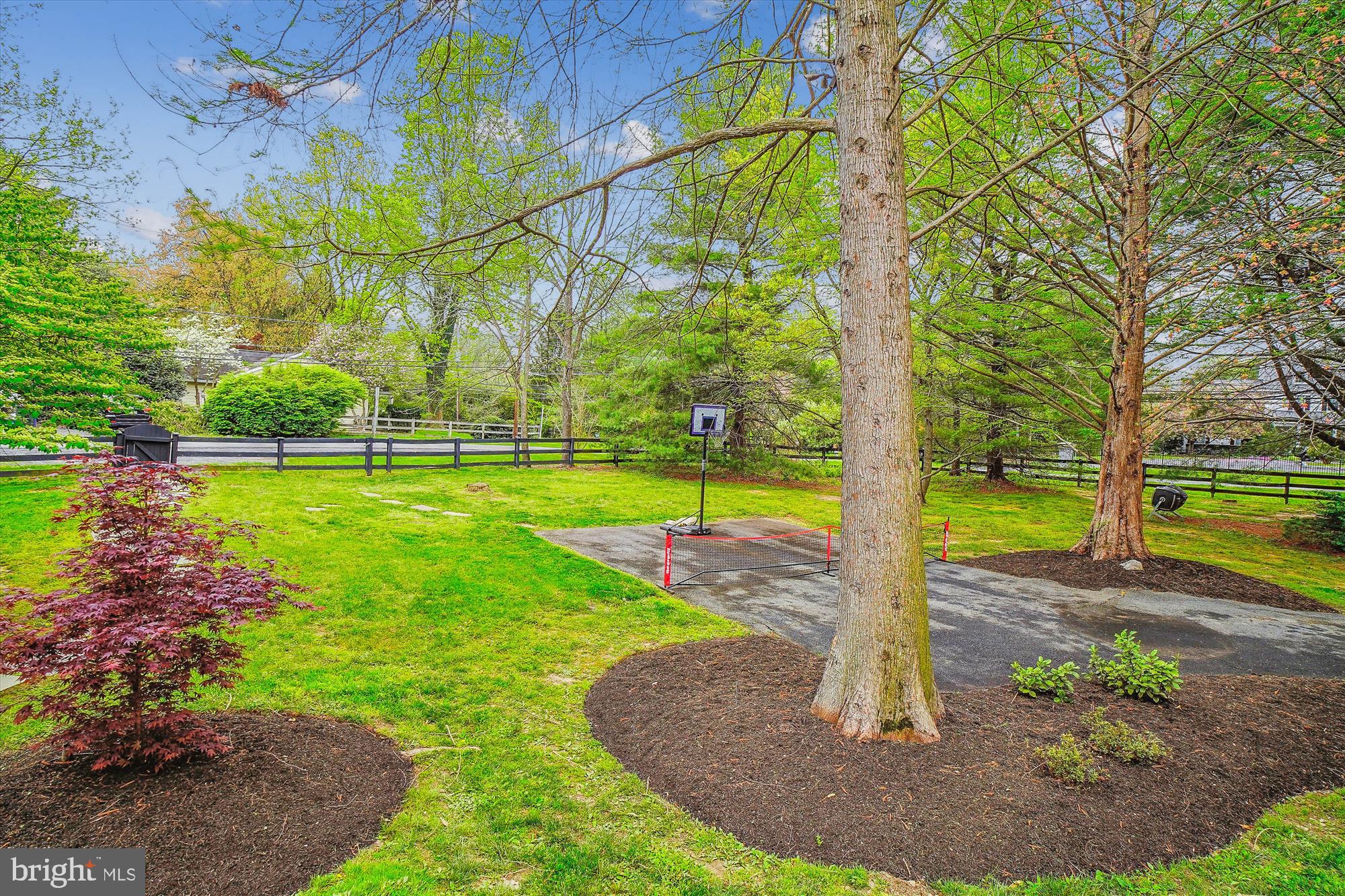 HUNTING HILL - Residential