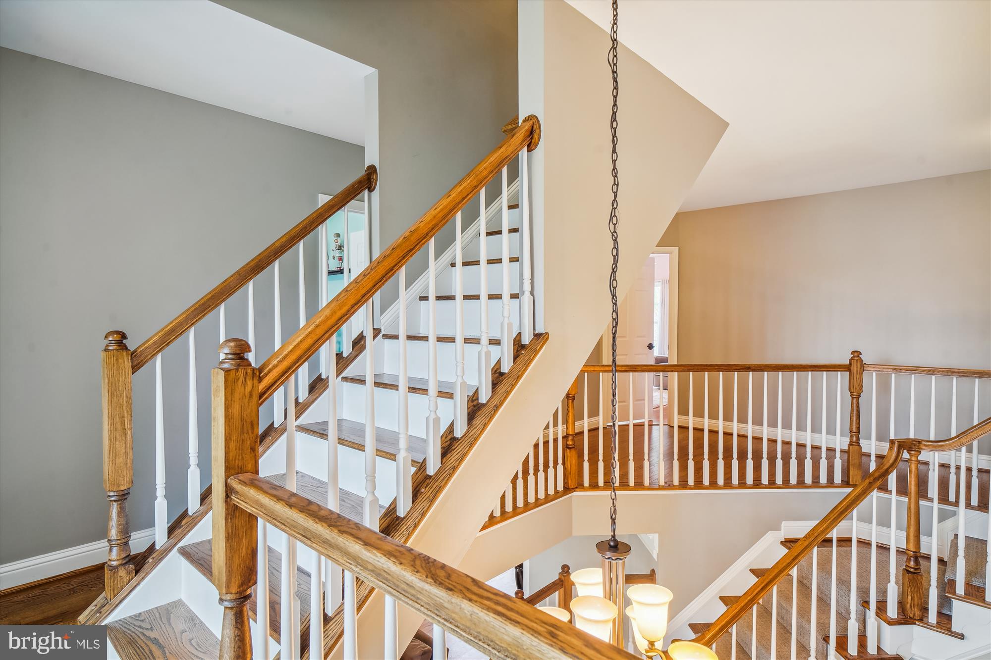 HUNTING HILL - Residential