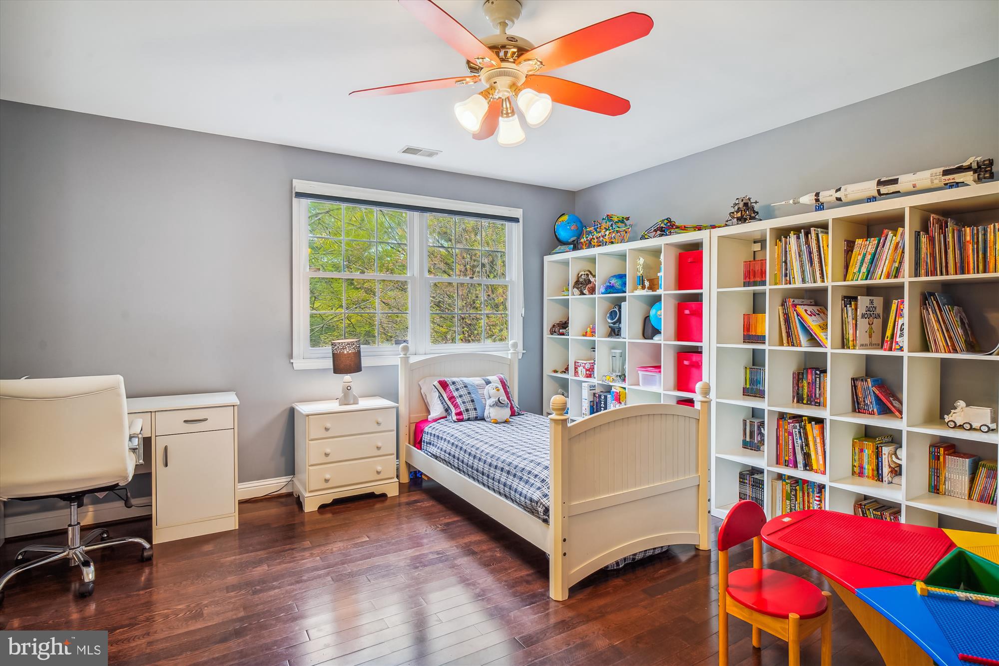 HUNTING HILL - Residential