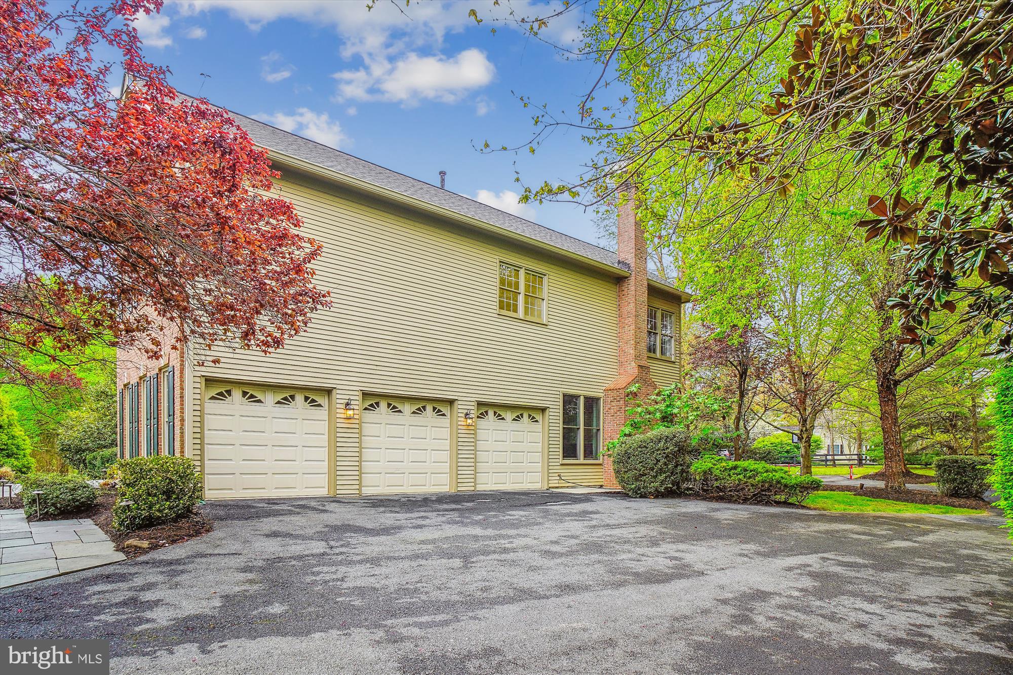 HUNTING HILL - Residential