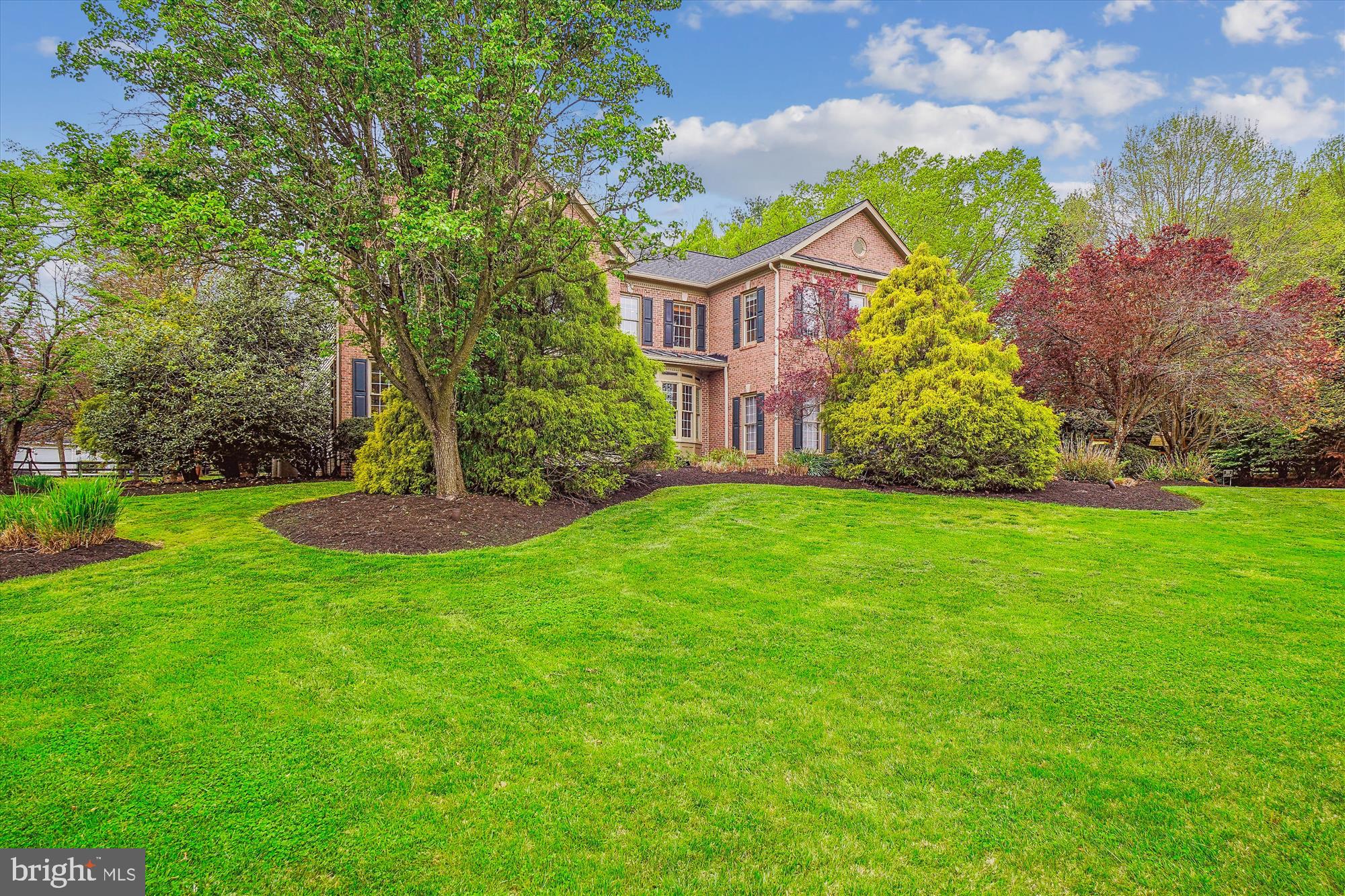 HUNTING HILL - Residential