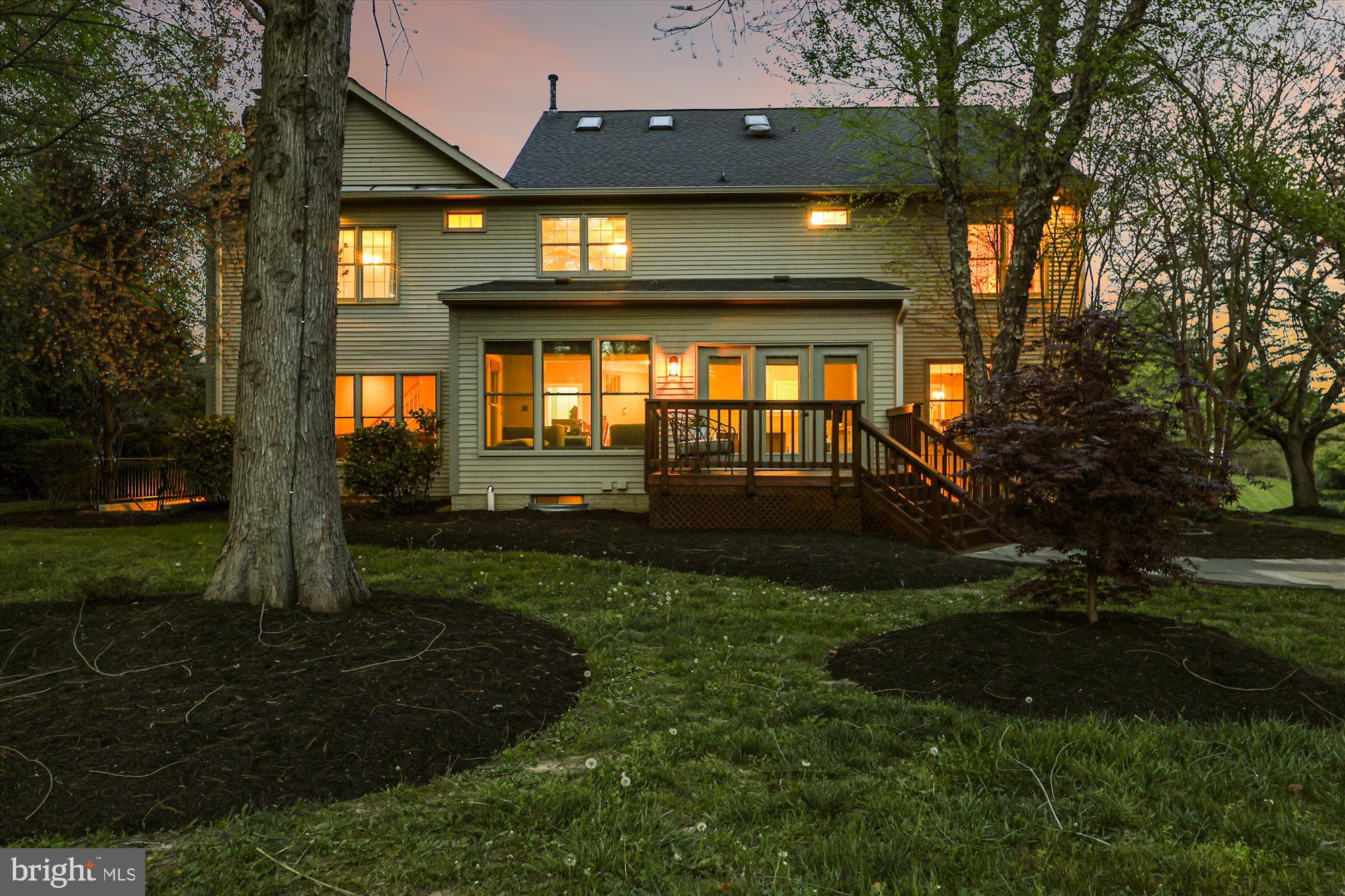 HUNTING HILL - Residential