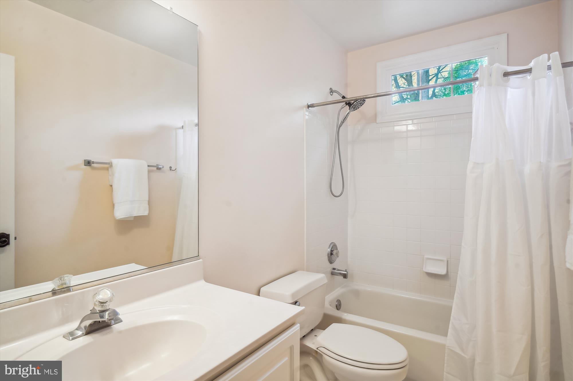 HUNTING HILL - Residential