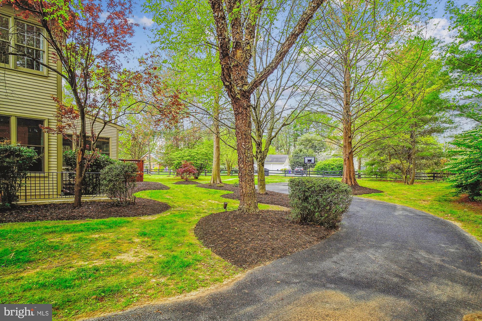 HUNTING HILL - Residential